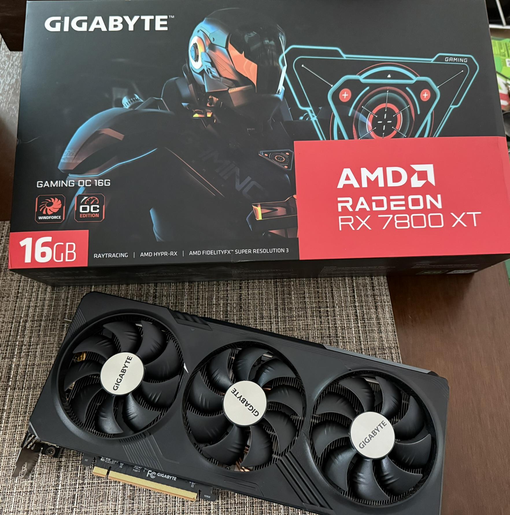 GIGABYTE 7800XT GAMING OC, 3x WINDFORCE Fans 16GB, GV-R78XTGAMING OC Video Card