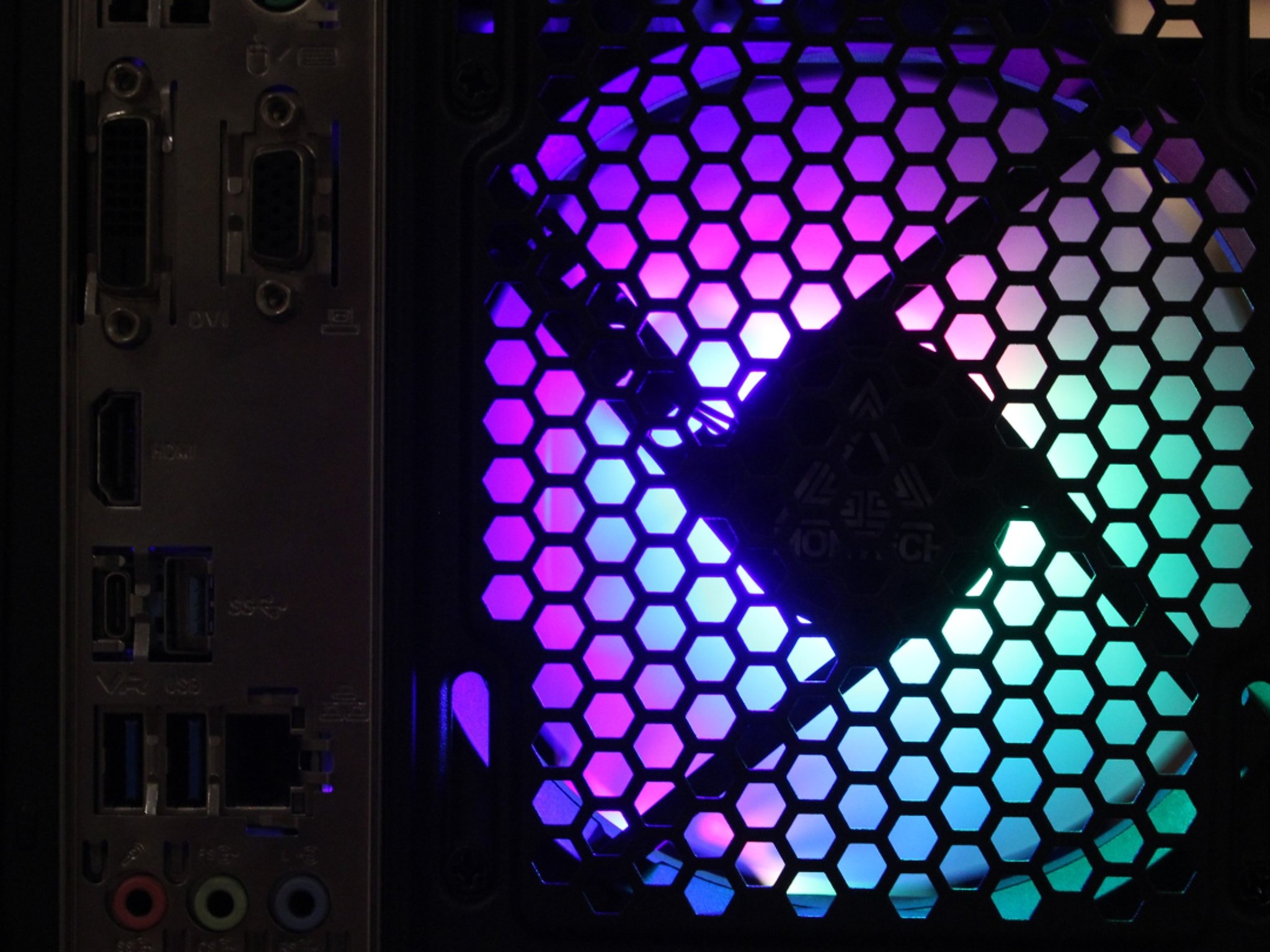 🔥Budget Gaming PC🔥 RX580 + Ryzen 3 3200G *JUST BUILT*