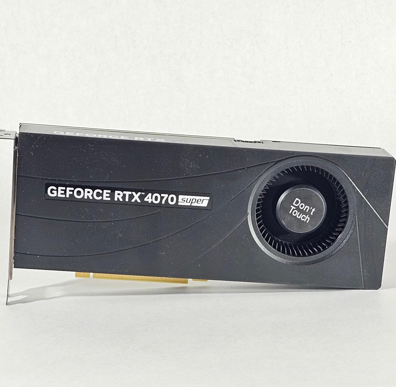 ASUS DUAL EVO OC GeForce RTX 4070 SUPER - Image 2