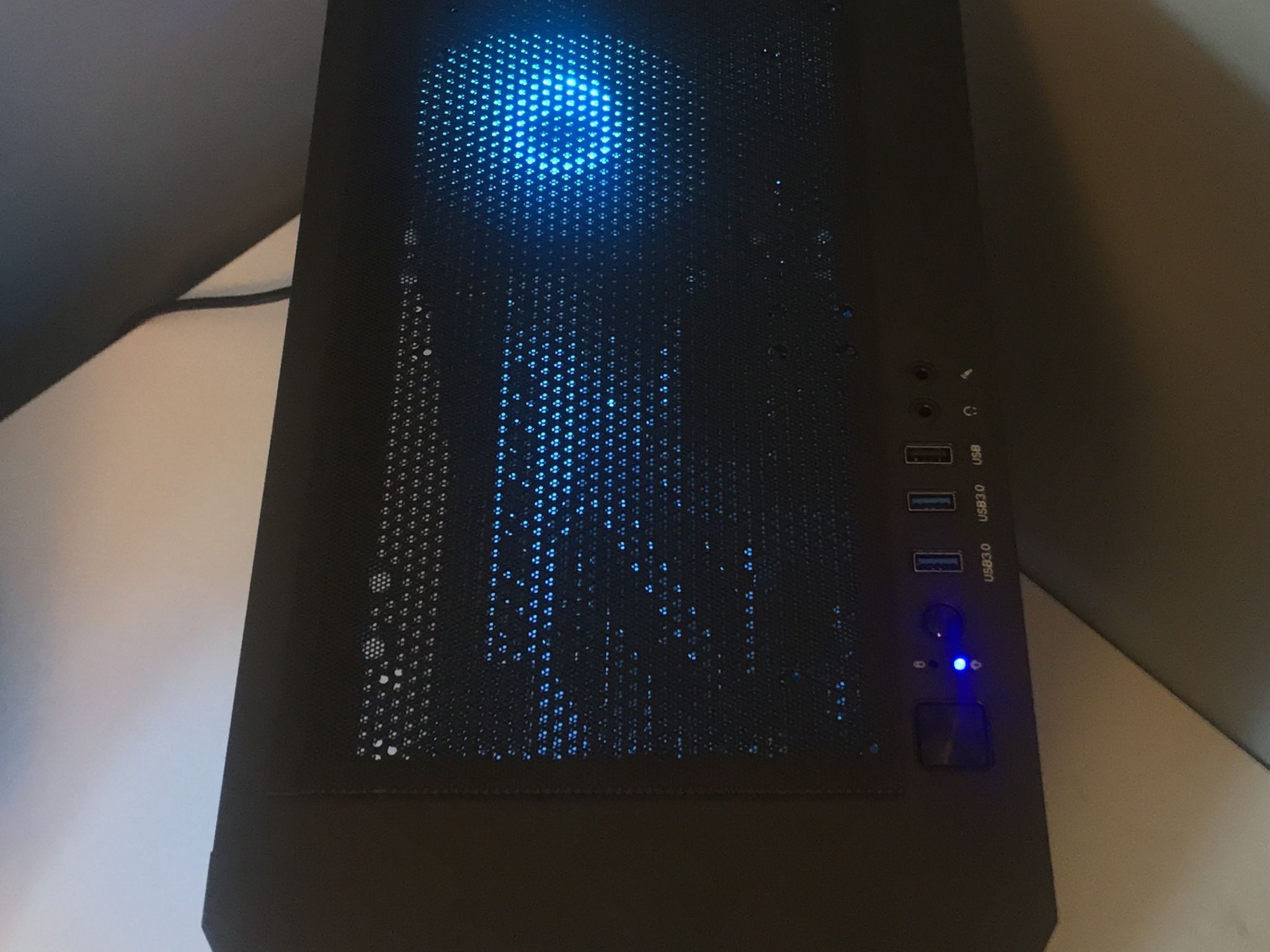 🫐Budget Gaming Computer |WIFI| Ryzen 5 1400 | RX 580 8GB | 16GB RAM | 512GB NVME SSD | Win 10 Pro🫐