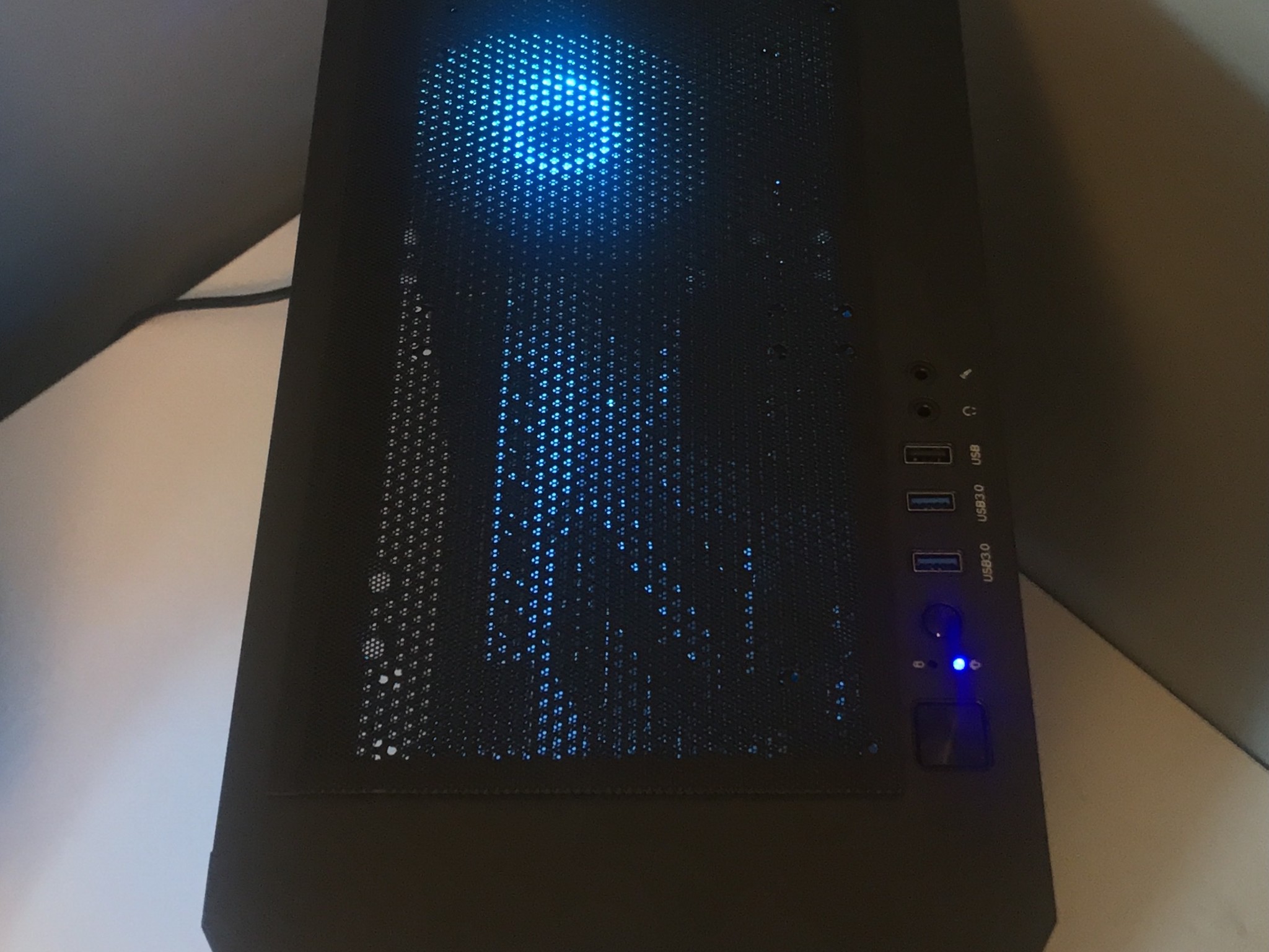 🫐Budget Gaming Computer |WIFI| Ryzen 5 1400 | RX 580 8GB | 16GB RAM | 512GB NVME SSD | Win 10 Pro🫐