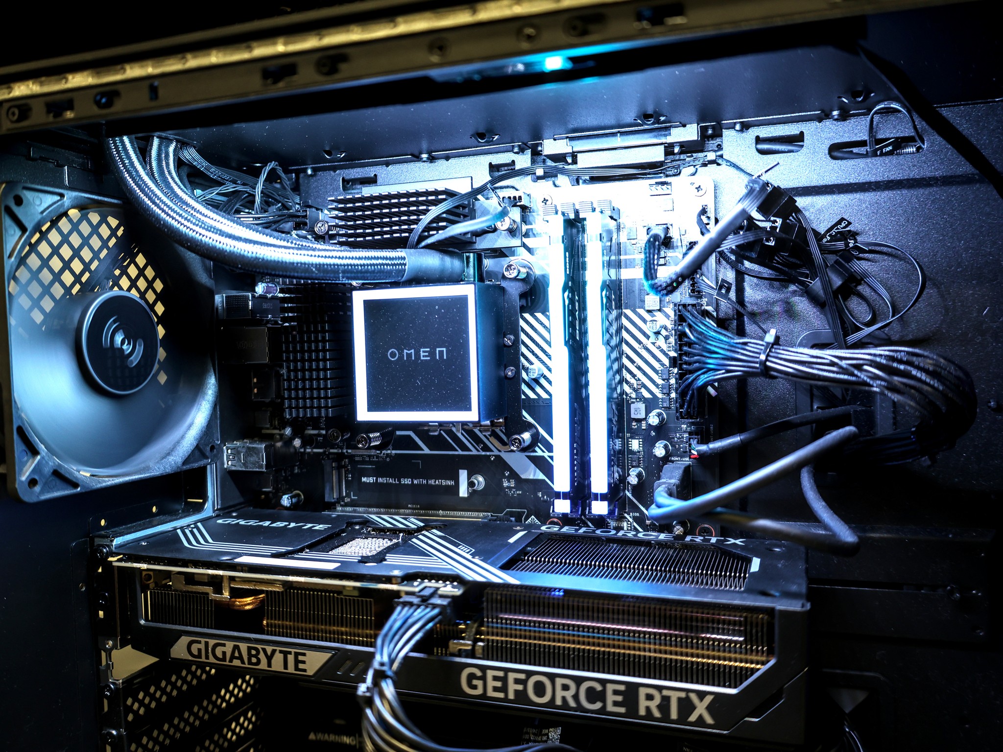 13900K | 5070 | 32GB DDR5 | 1TB+1TB | HP OMEN MAX 45L Gaming PC
