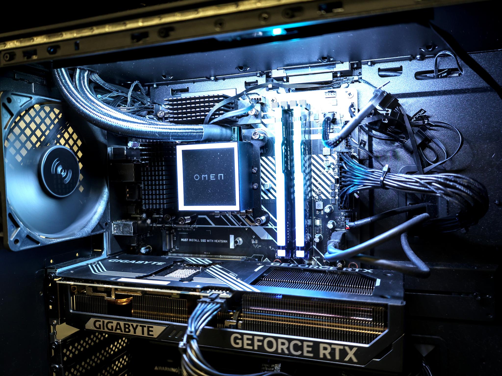 13900K | 5070 | 32GB DDR5 | 1TB+1TB | HP OMEN MAX 45L Gaming PC
