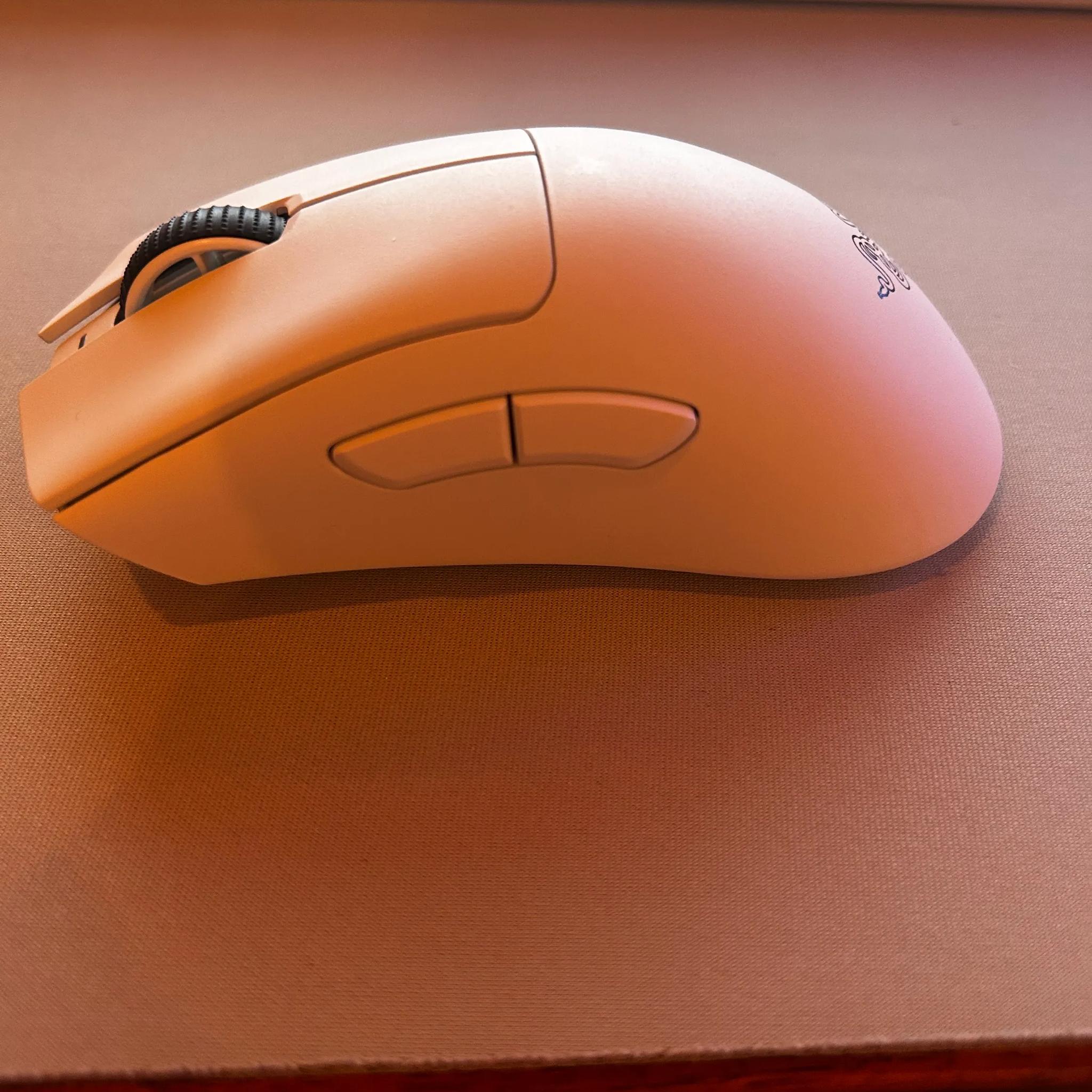 Razer Deathadder V3 Pro - Less than 1 hour of use 