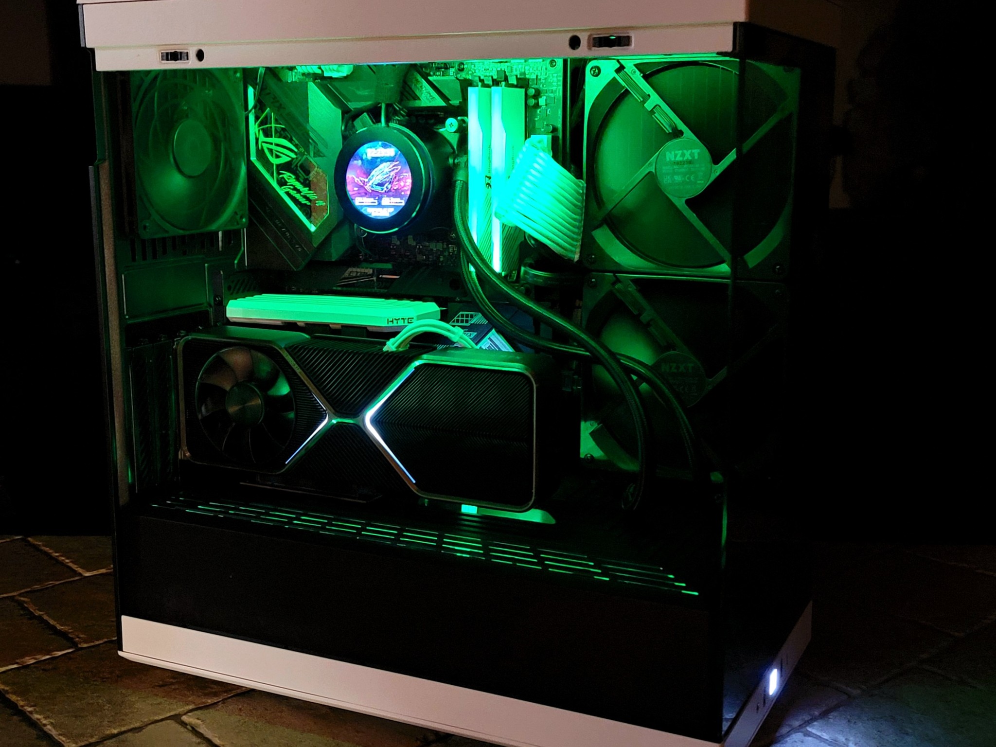 Black & Hyte--12900K, RTX 3080TI FE, 32 GB DDR5 6400, 2TB Samsng 980 PRO, Kraken 280mm, RM 1000x