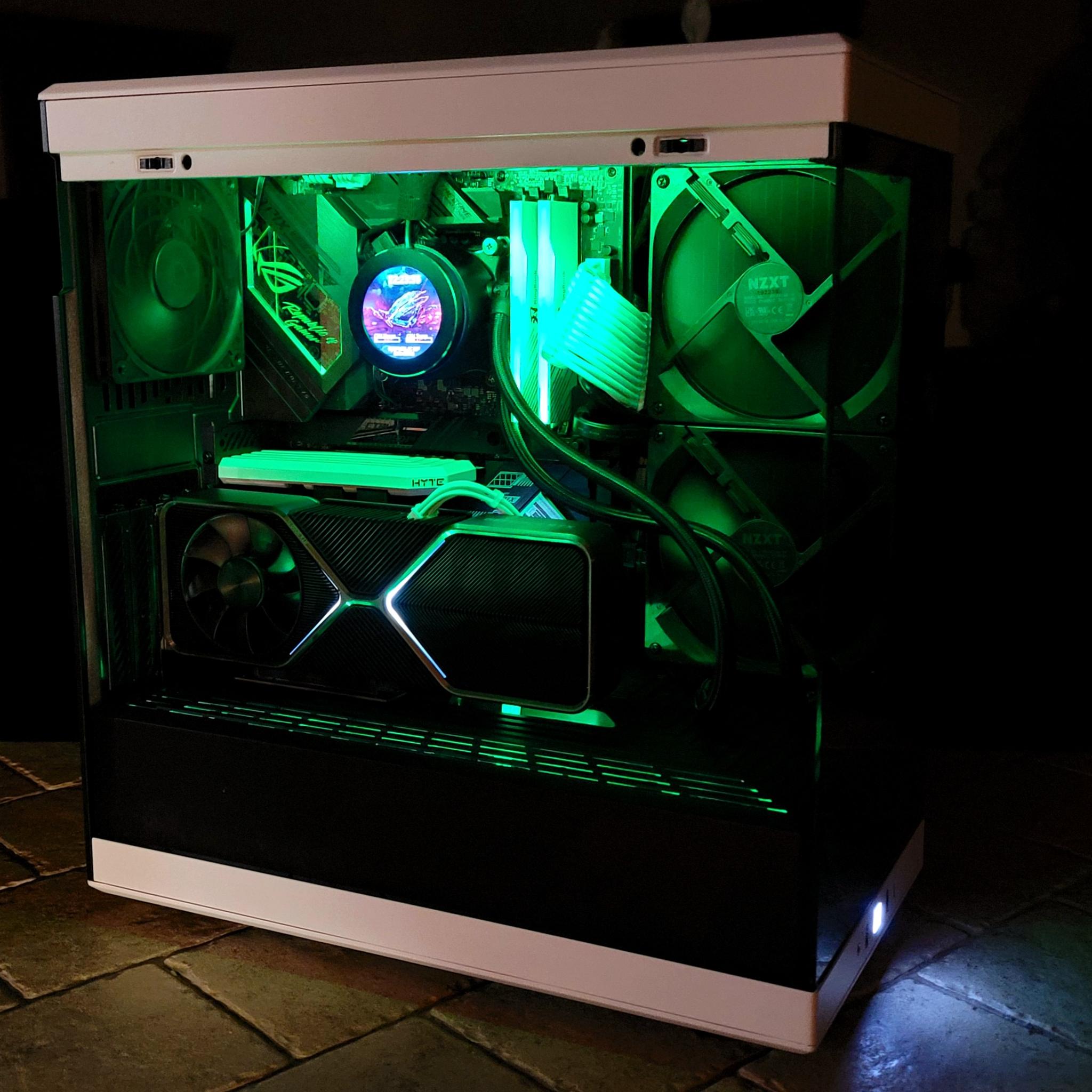 Black & Hyte--12900K, RTX 3080TI FE, 32 GB DDR5 6400, 2TB Samsng 980 PRO, Kraken 280mm, RM 1000x