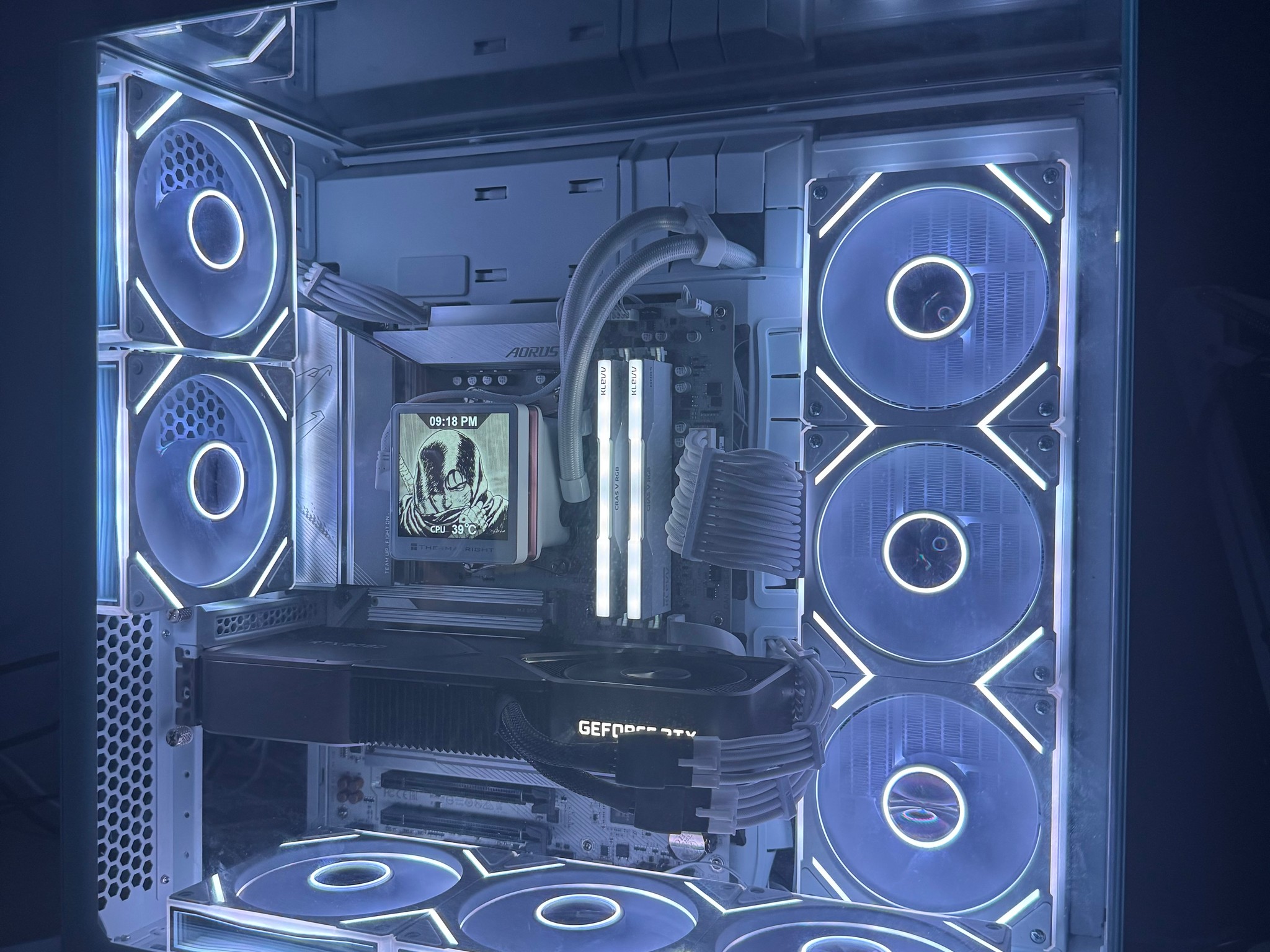 Showcase White Gaming/Streaming Custom PC