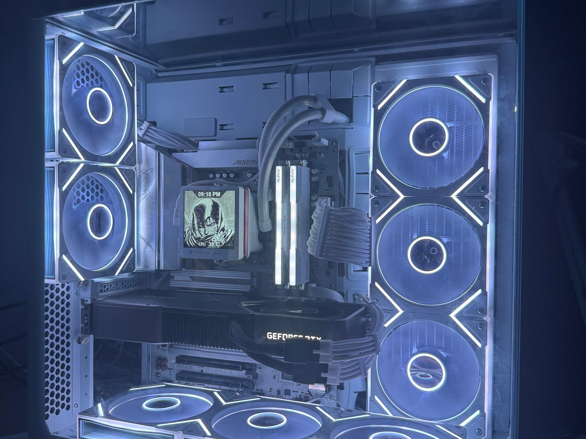Showcase White Gaming/Streaming Custom PC