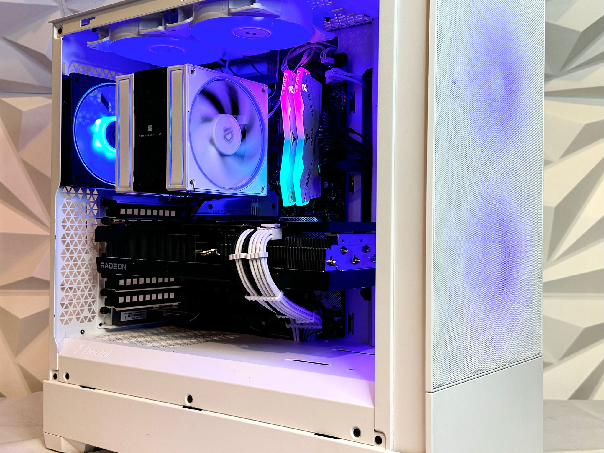 R7 7700, RX 7900XT, 32gb ram, 1 tb NVME, and WI-FI "Yin-Yang Bunny"