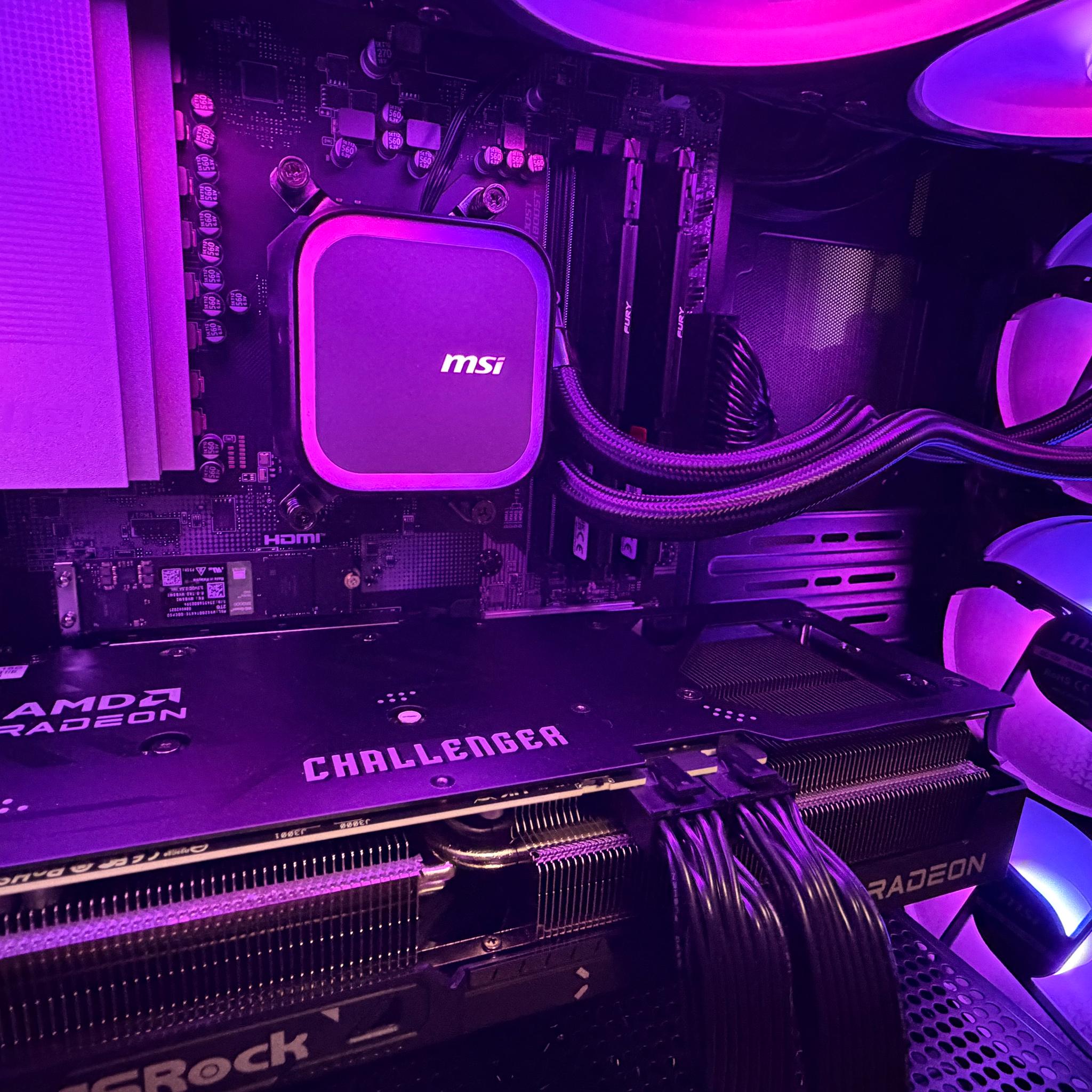 MSI Aegis Gaming PC – Ryzen 9 9900X / RX 9070 XT 16GB / 32GB DDR5 / 2TB SSD