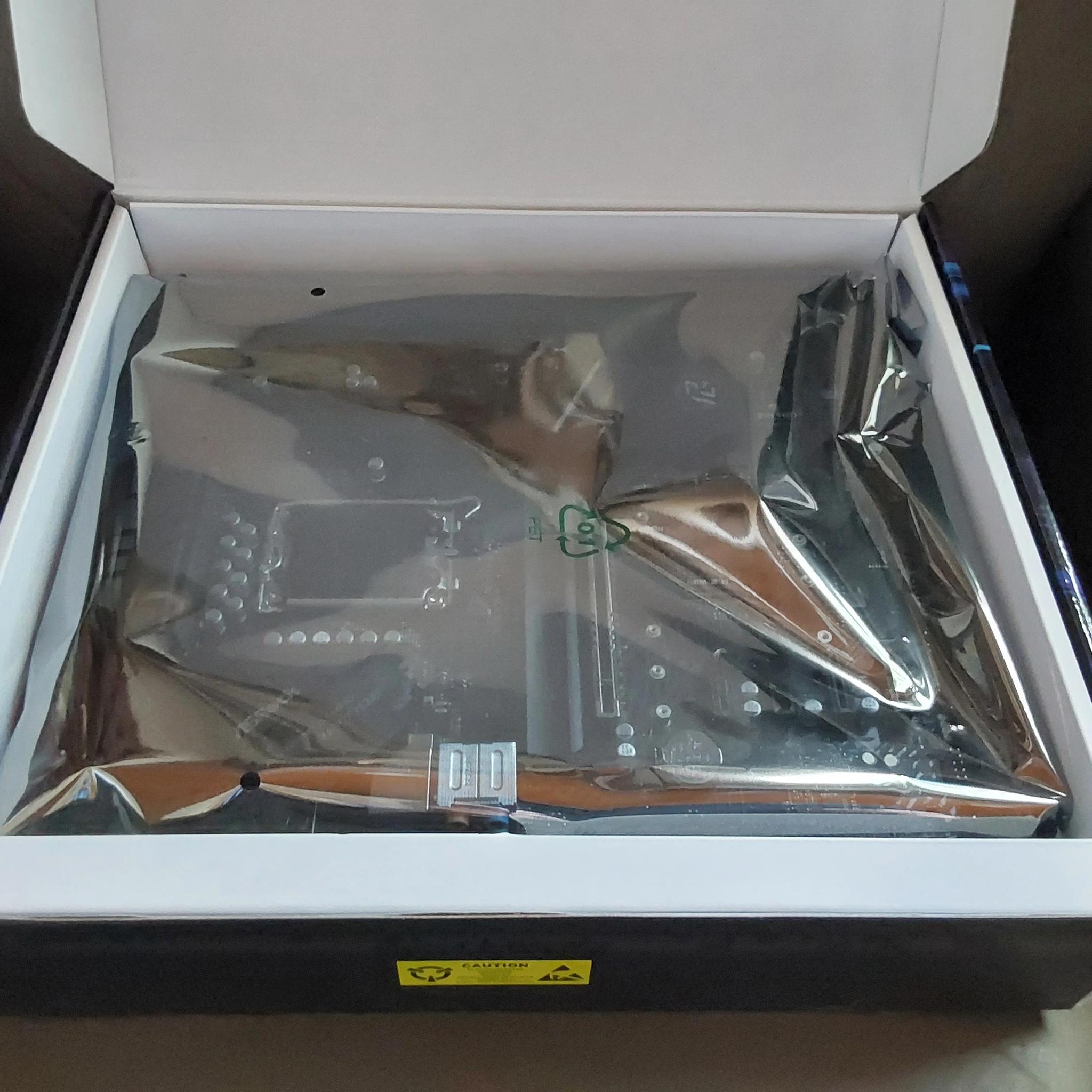 NEW & Unused ASRock Z690 Riptide (DDR4 version)