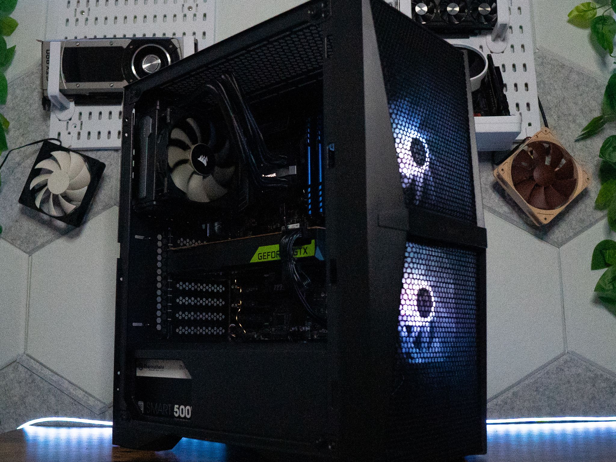 🍃🍃 | GTX 1080Ti 11GB | INTEL i7 8700K | 32GB DDR4 RAM | 1TB | Mint Guardian