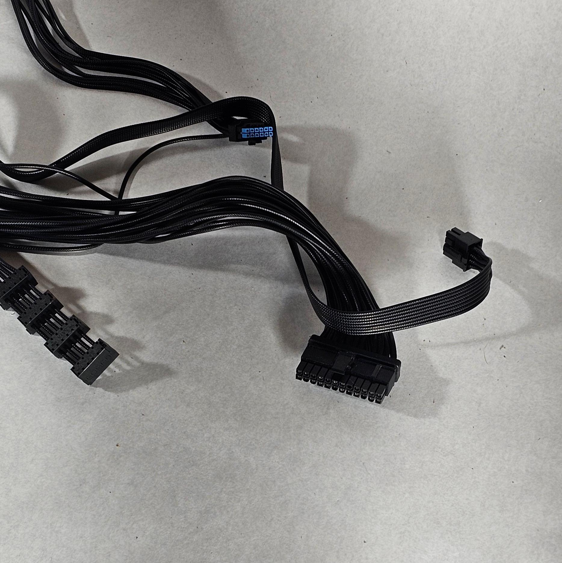 LIAN LI EG1000G 1000W Gold Power Supply