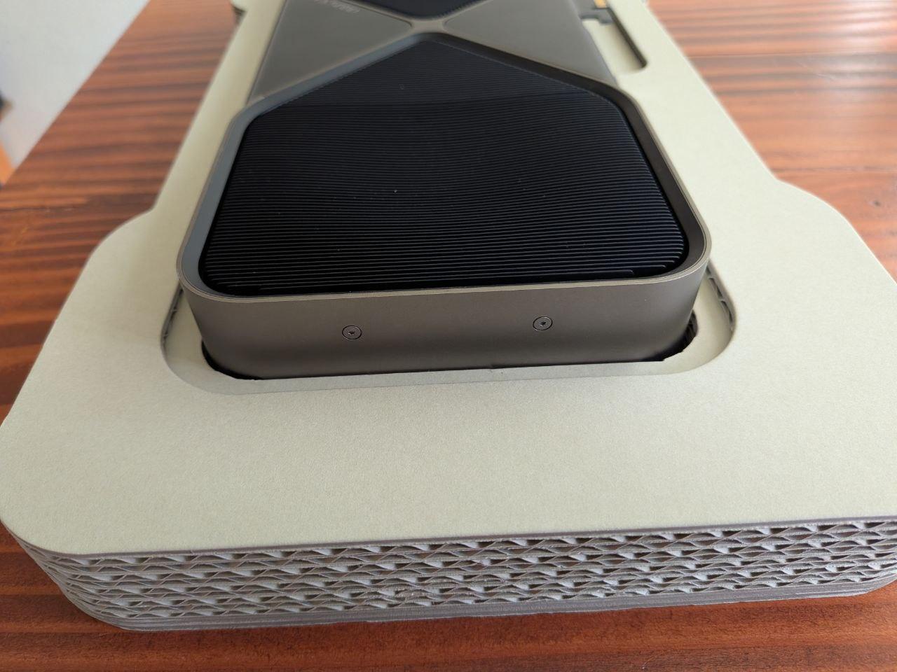 NVIDIA GeForce RTX 5080 Founders Edition
