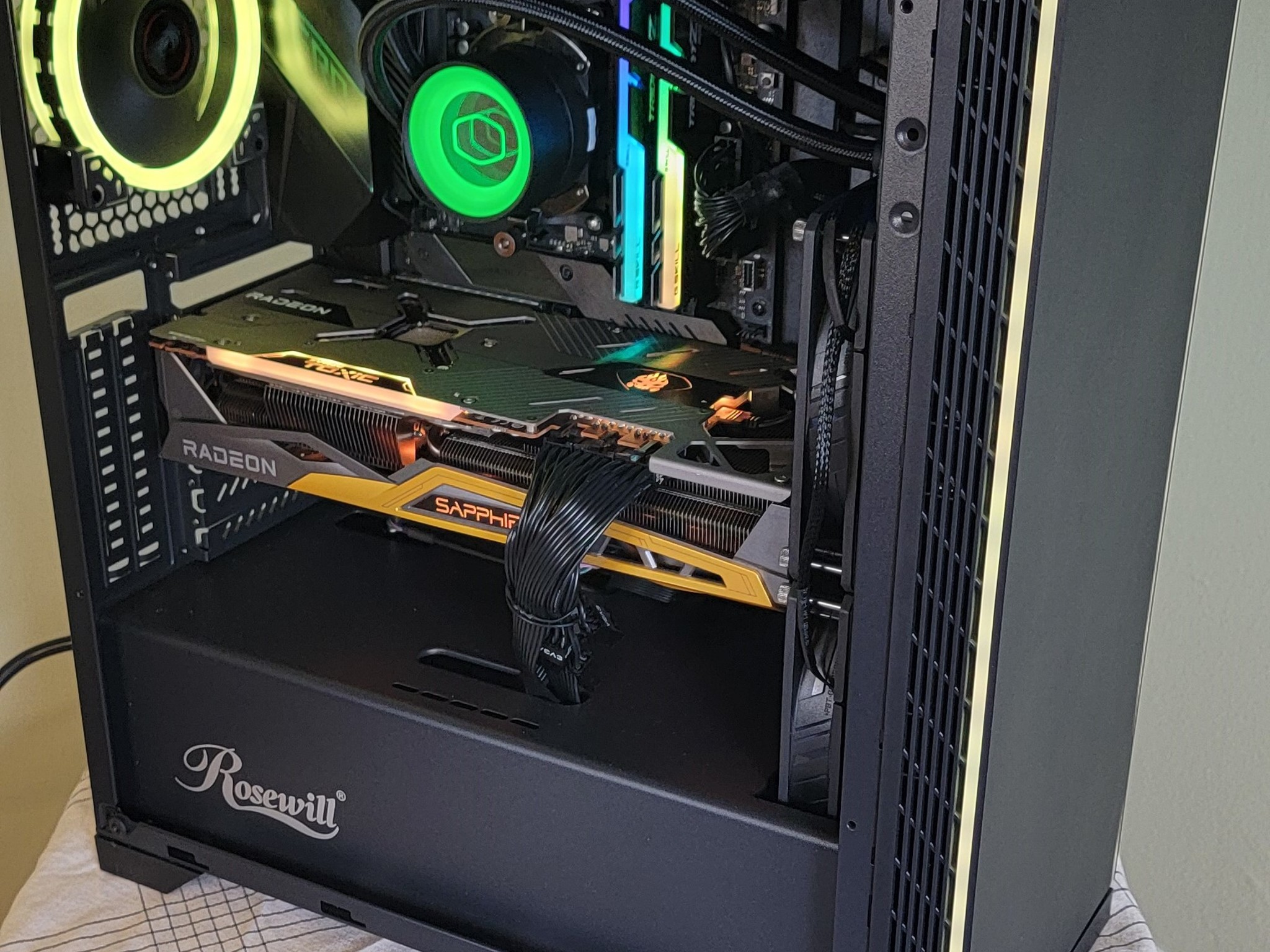 ASUS ROG X570 Crosshair VIII Hero AMD Ryzen 7 5800X Sapphire ToxicRX6900XT 16GB