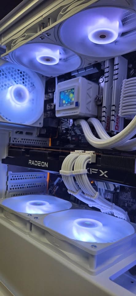 UDGX White Starfall ◐ Edition — Radeon RX 6700 10GB — 1440p Gaming PC