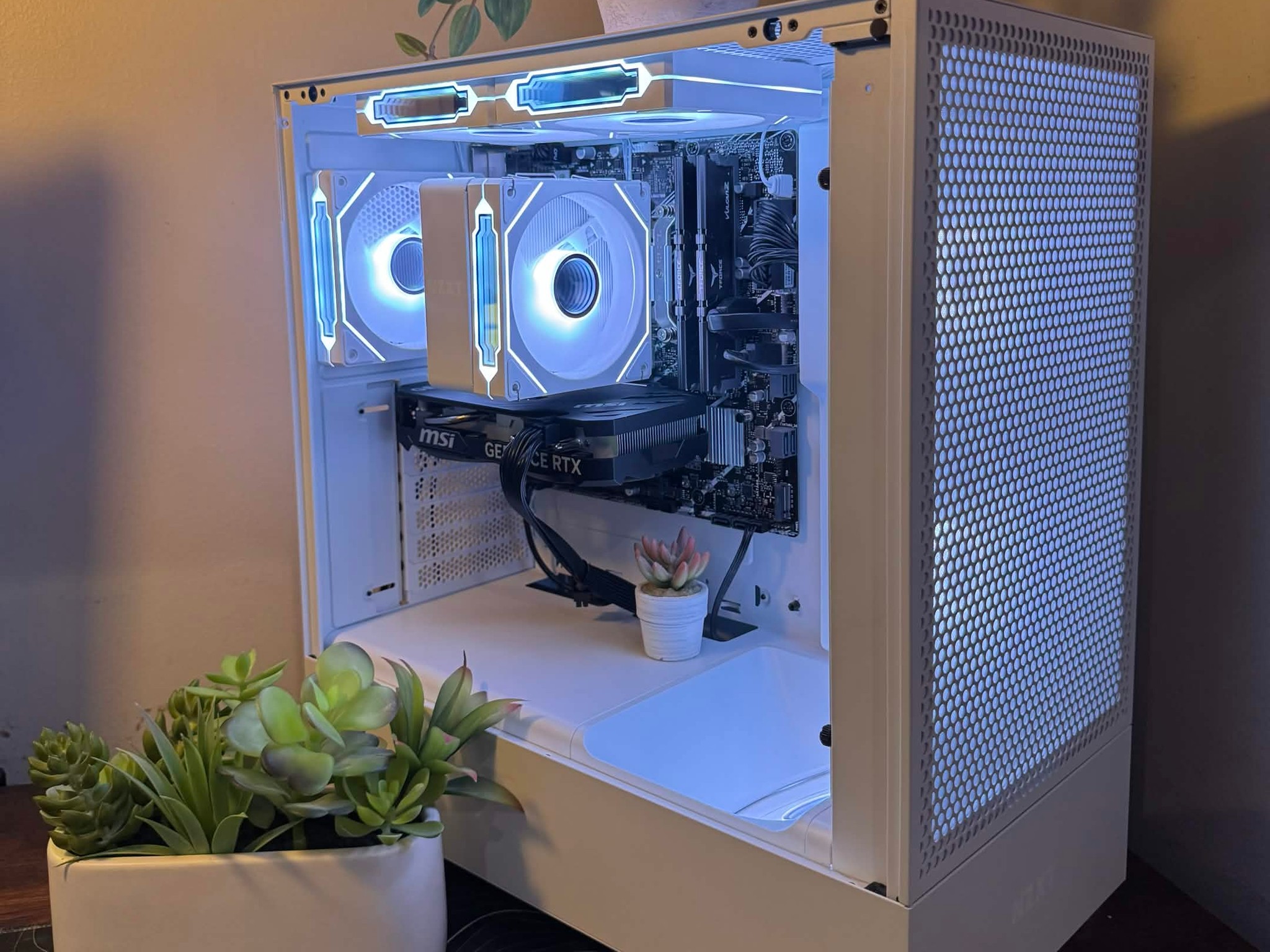 White/Black "Panda" Mid Range PC - i5 12400F | RTX 4060 | 16GB DDR4 3200 | BT & Wifi