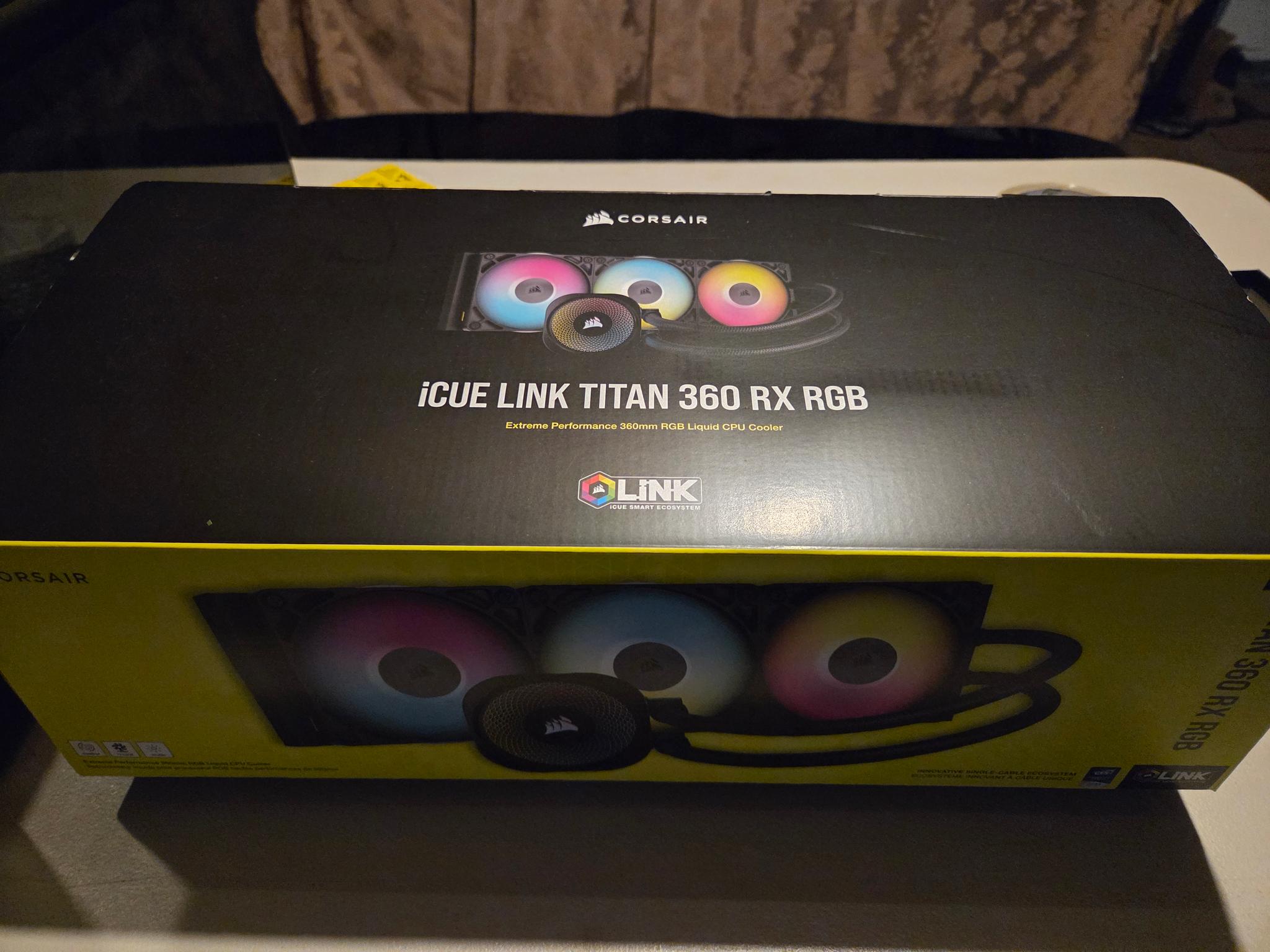 CORSAIR - iCUE LINK TITAN 360 RX Liquid CPU Cooler with RGB Lighting - Black