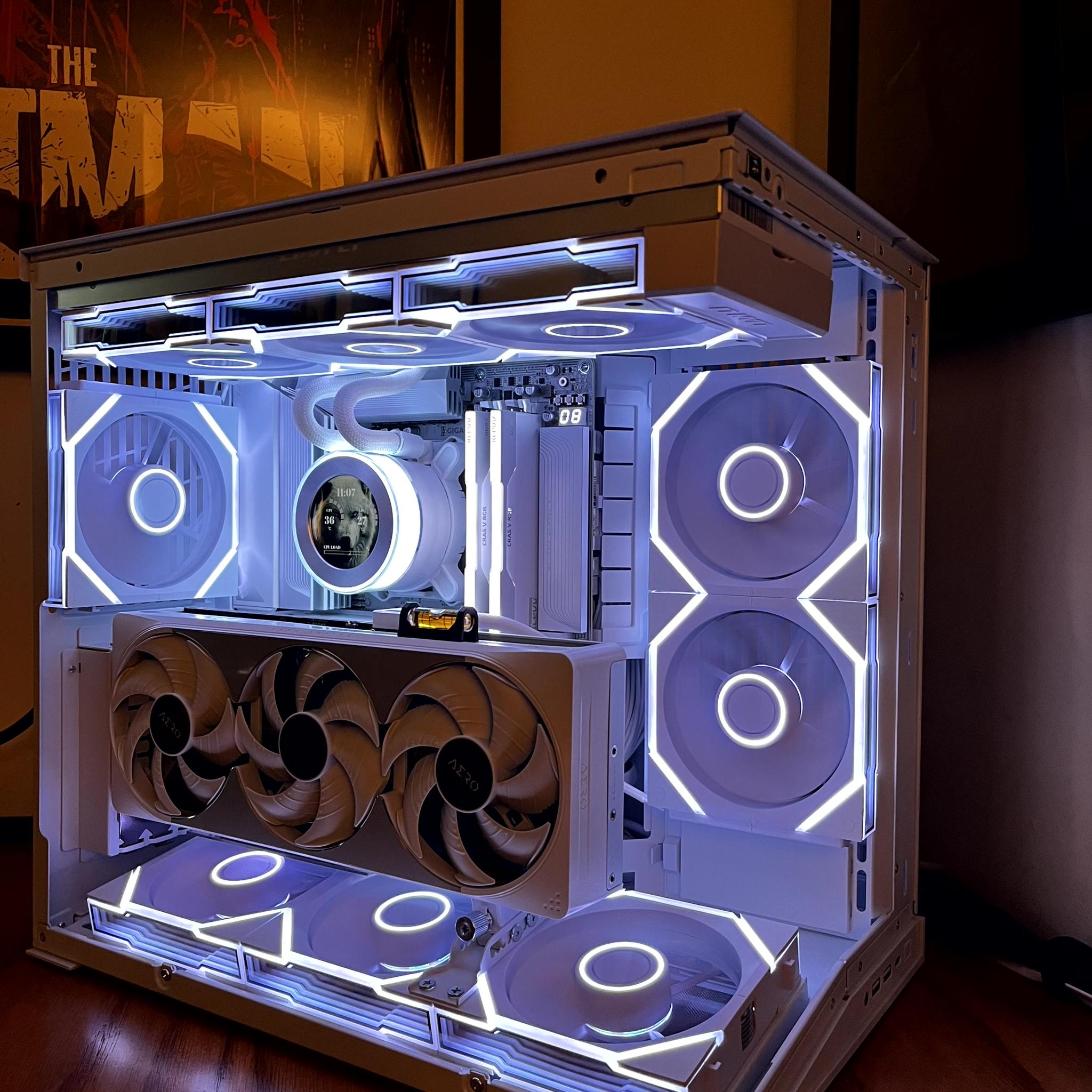 Hvítr Vargr - RTX 5080 OC SFF | Ryzen 7 9800x3d | 2TB NVME | 32GB @6400 MT/sec | 1000W Platinum PSU