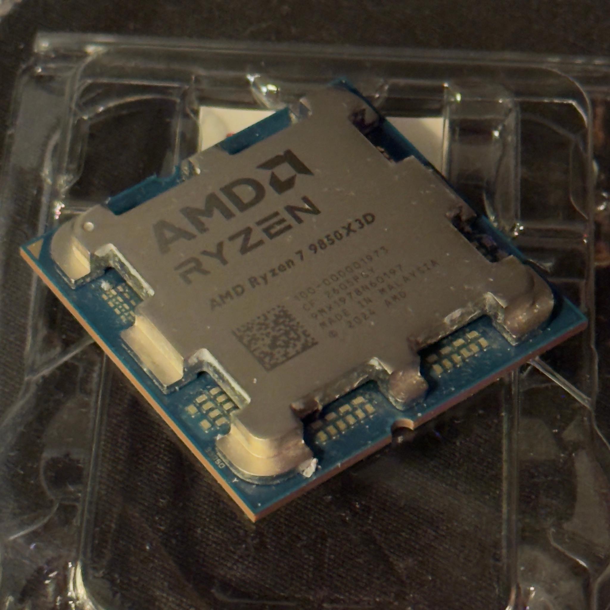 AMD Ryzen 7 9850X3D
