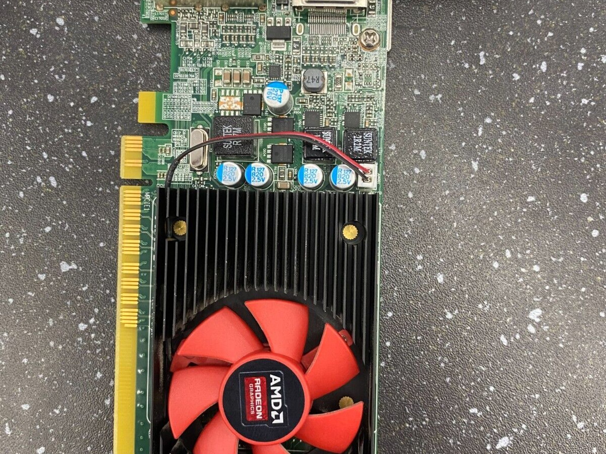 Dell AMD Radeon R5 430 2GB GDDR5 PCIE 3.0 Graphics Card (109-C86957-00)