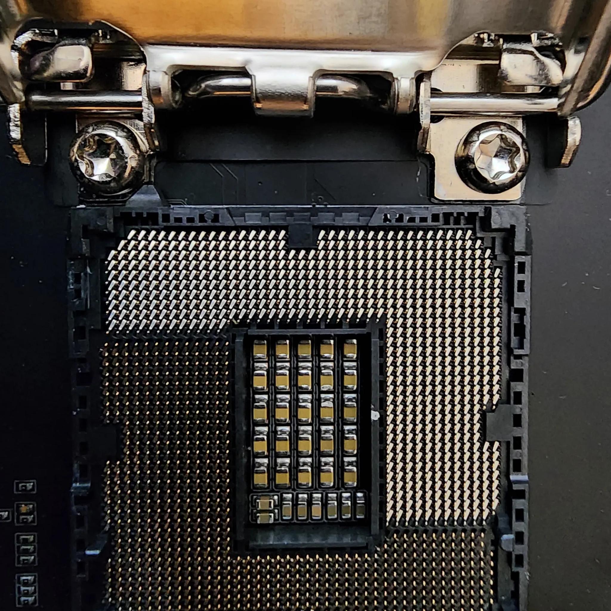 GIGABYTE Z590 AORUS ELITE AX Intel Z590