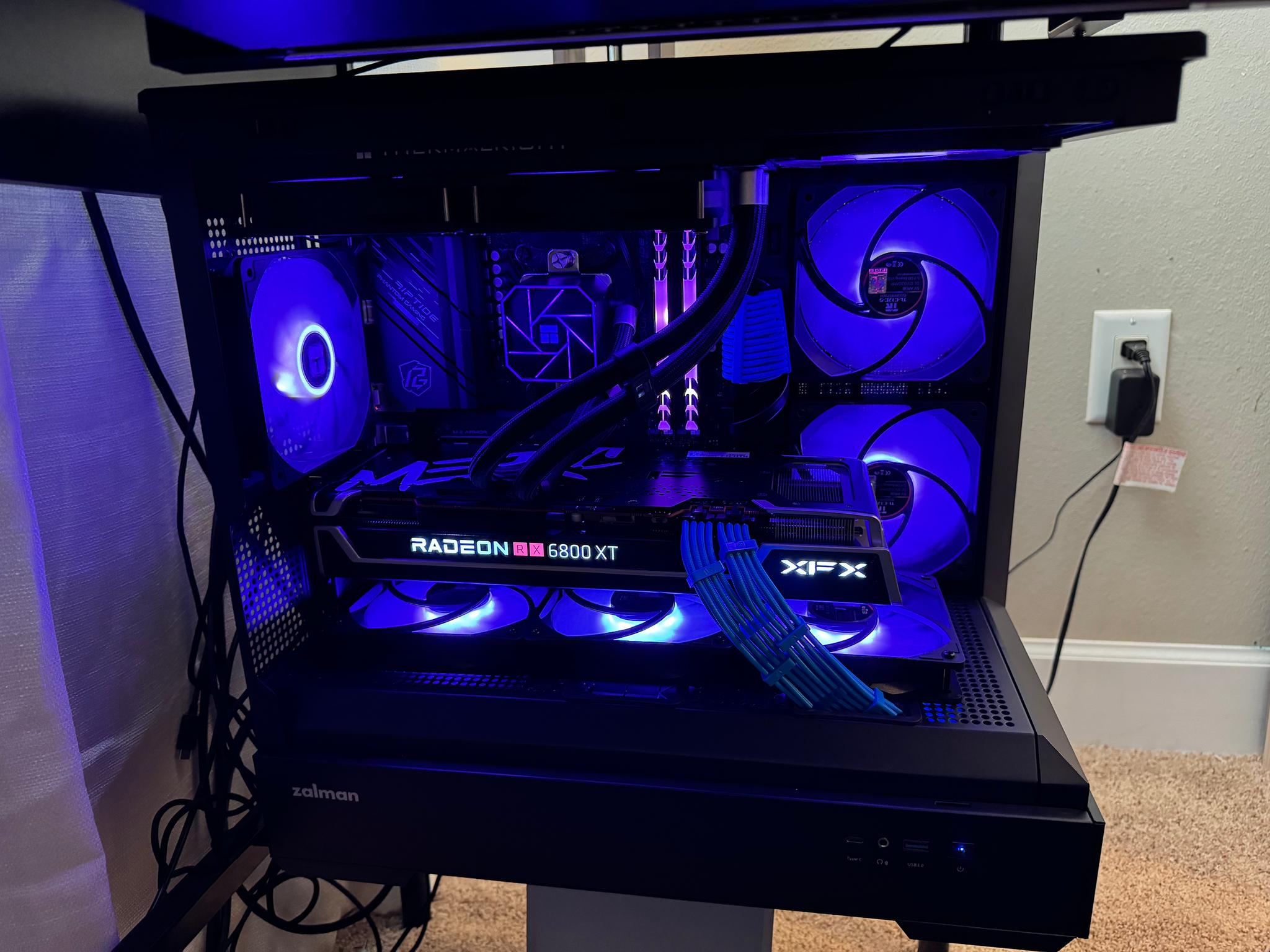 Ryzen 7 5800X3D (= i7-13700K) + RX 6800 XT (= RTX 3080) Gaming PC, 32 GB of RAM, 2 TB of storage