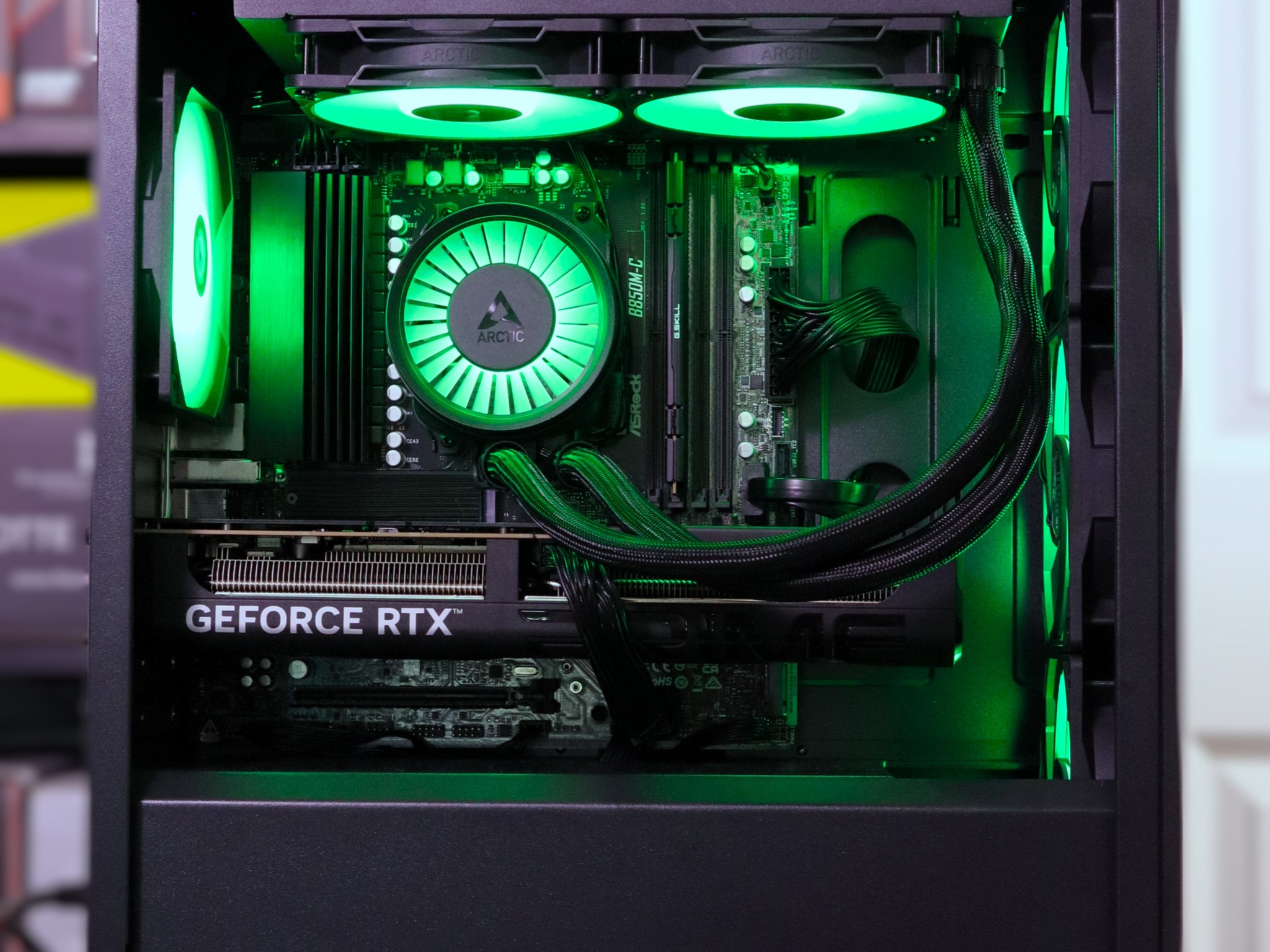 🟩 Arctic Venom ❄️ | Ryzen 5 7500X3D | RTX 5060 Ti 8GB | 16GB DDR5 - 6000 | 1TB NVMe |