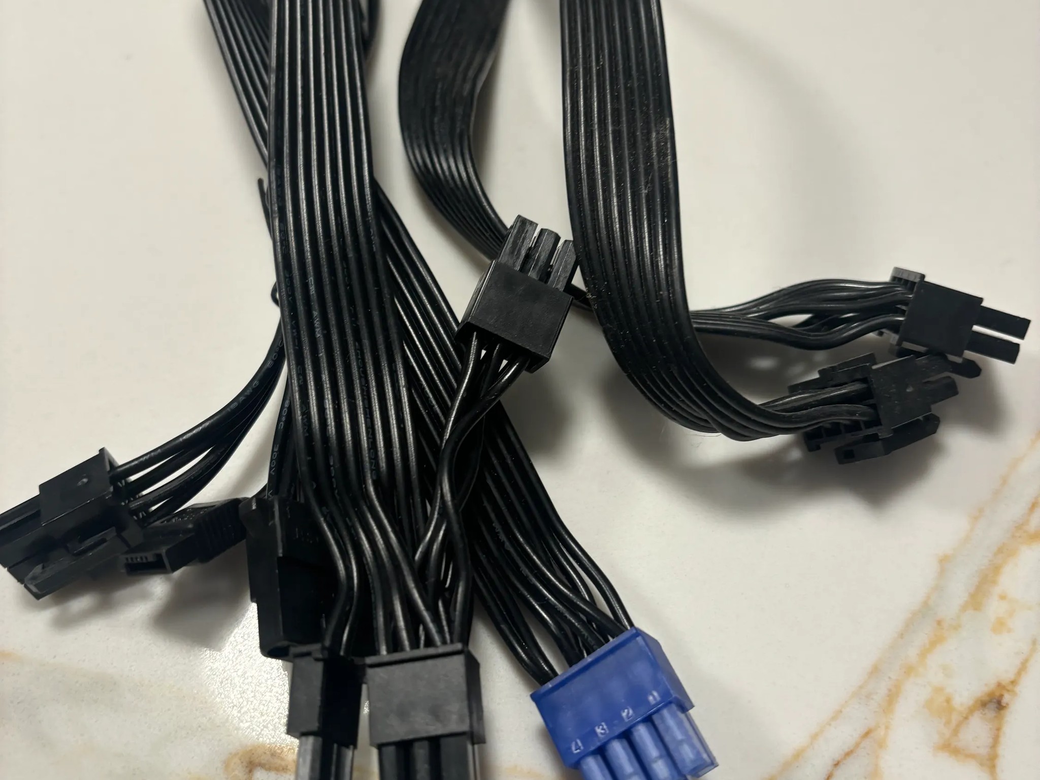 SFX Silverstone SX600-G Power Supply w/ FREE short cable kit