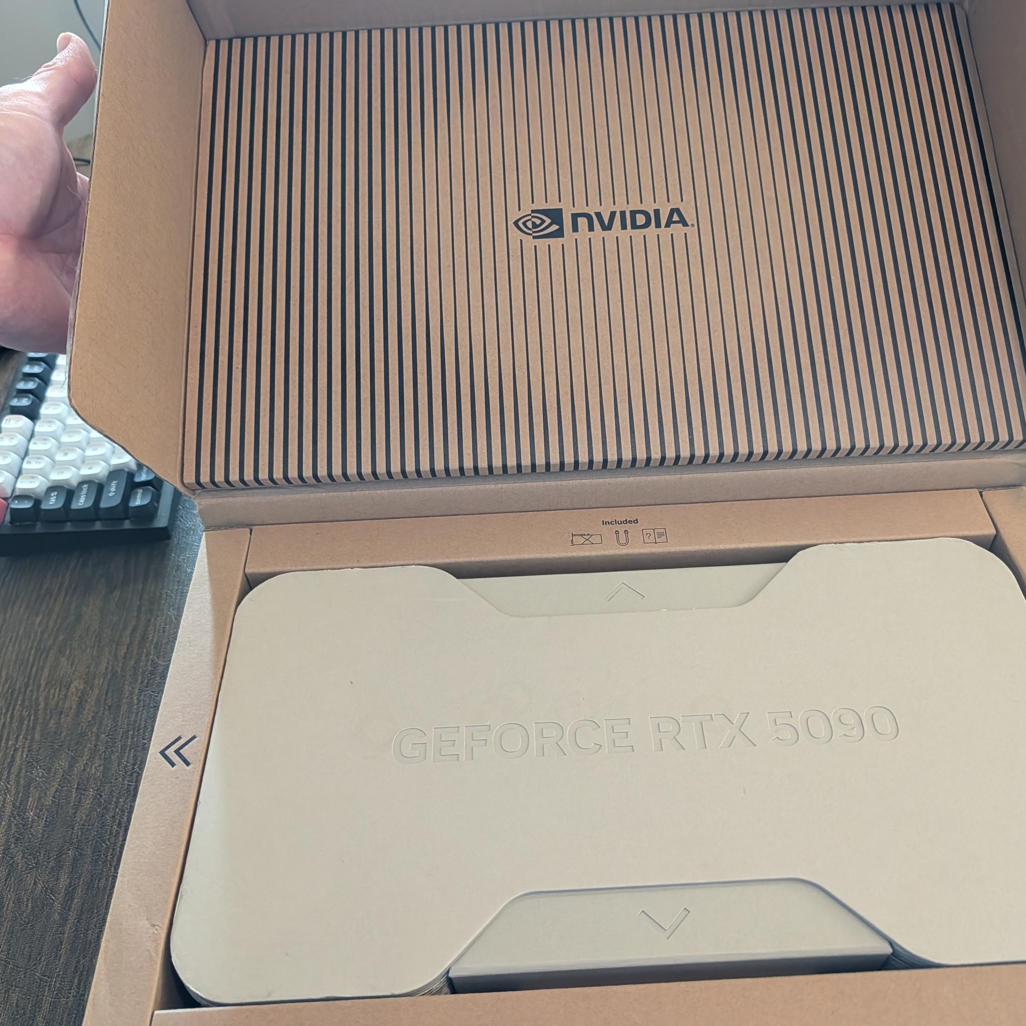 NVIDIA GeForce RTX 5090 Founders Edition 32GB GDDR7
