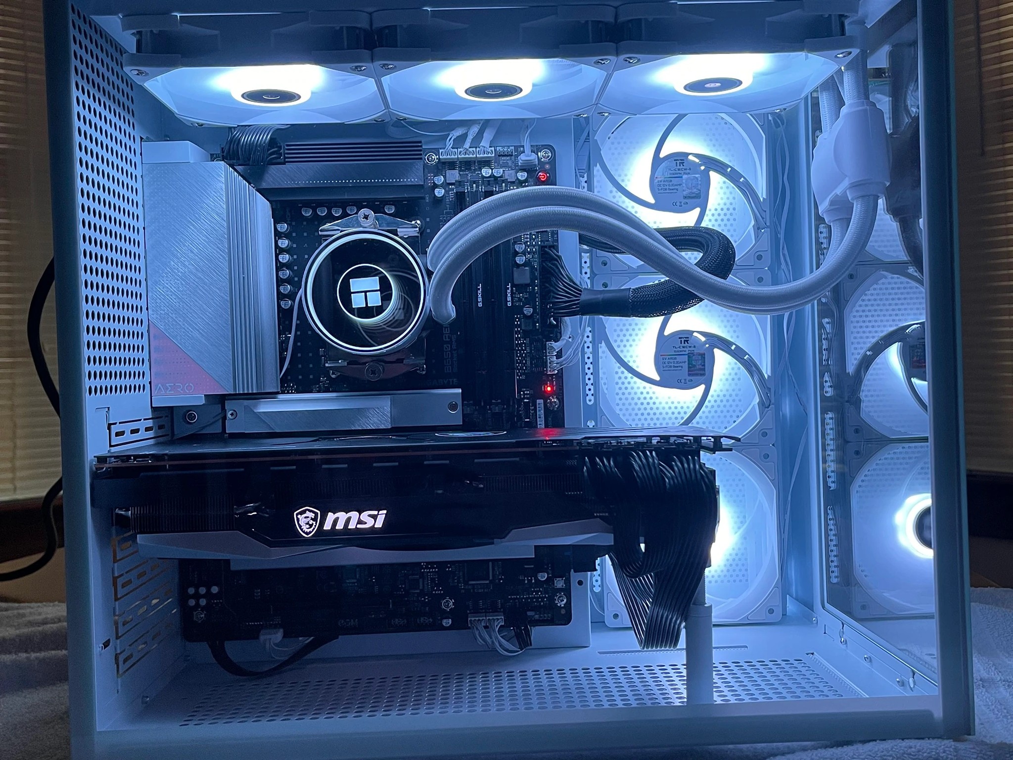 AM5 White High-end Gaming/Production PC: Radeon 7900XTX, Ryzen 9 7900X, 32gb DDR5, 2TB NVMe