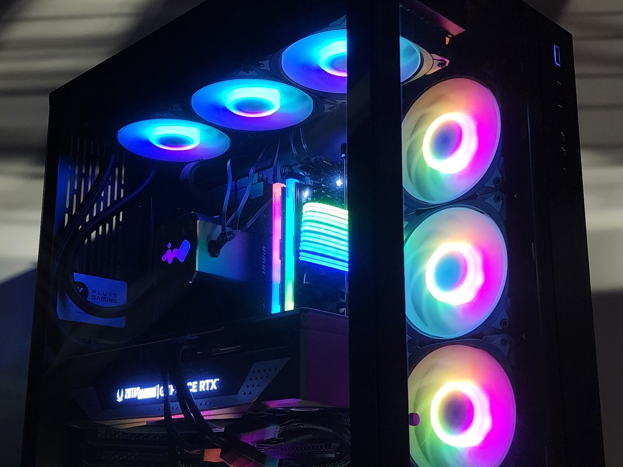 Gaming PC Ryzen 7 9800X3D 32GB RAM 2TB SSD RTX 4070 Ti SUPER 16GB Win11 Computer