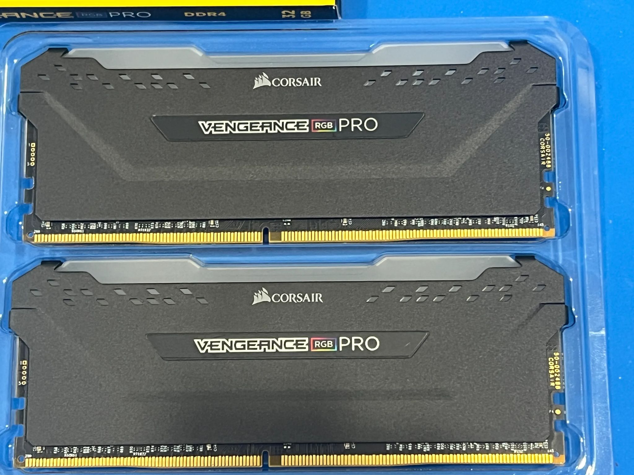 CORSAIR VENGEANCE® RGB PRO 32GB (2 x 16GB) DDR4 DRAM 3200MHz C16 Memory Kit -Black