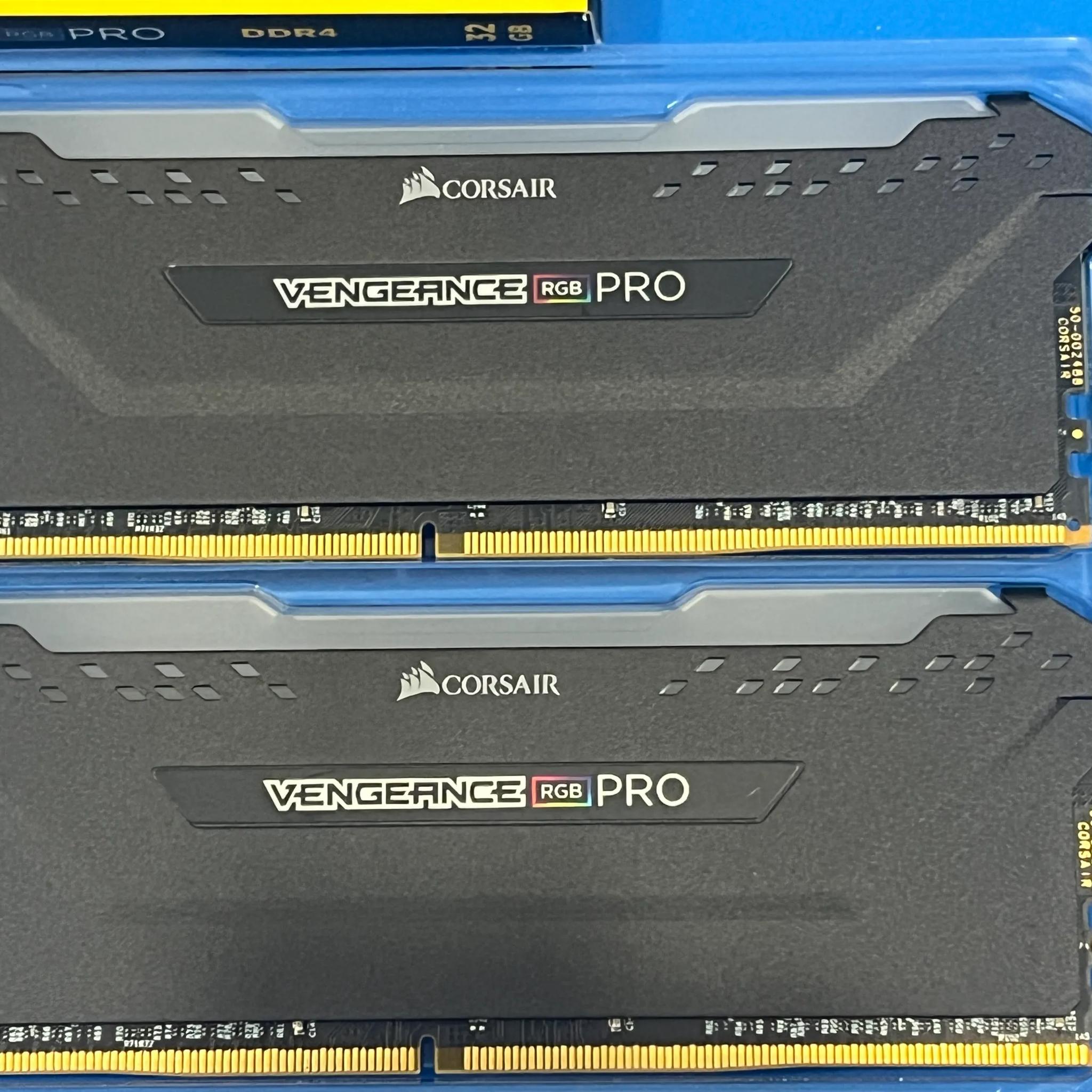 CORSAIR VENGEANCE® RGB PRO 32GB (2 x 16GB) DDR4 DRAM 3200MHz C16 Memory Kit -Black