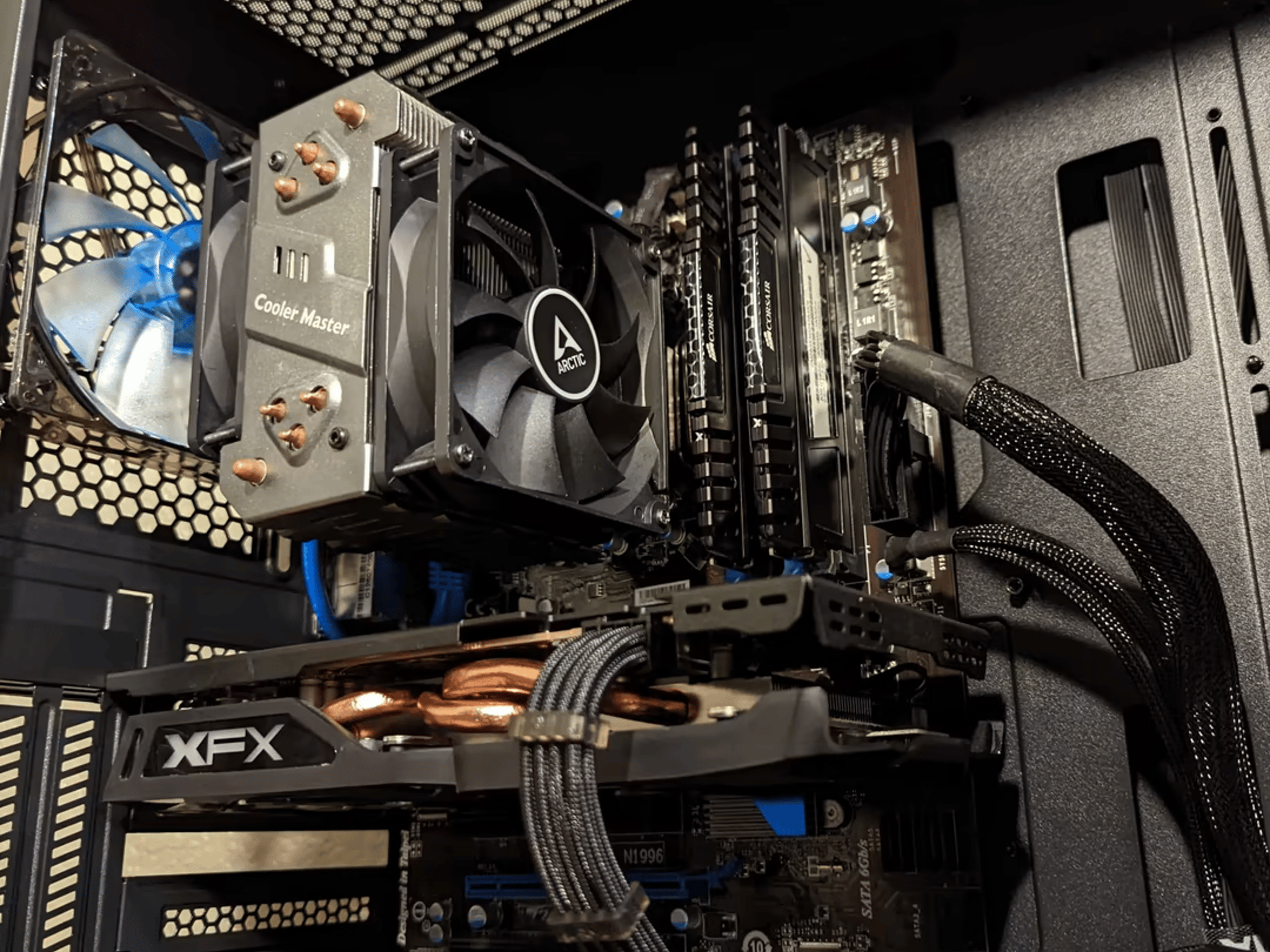 Great 1080p Blue Theme Gaming PC (i7, RX 480)