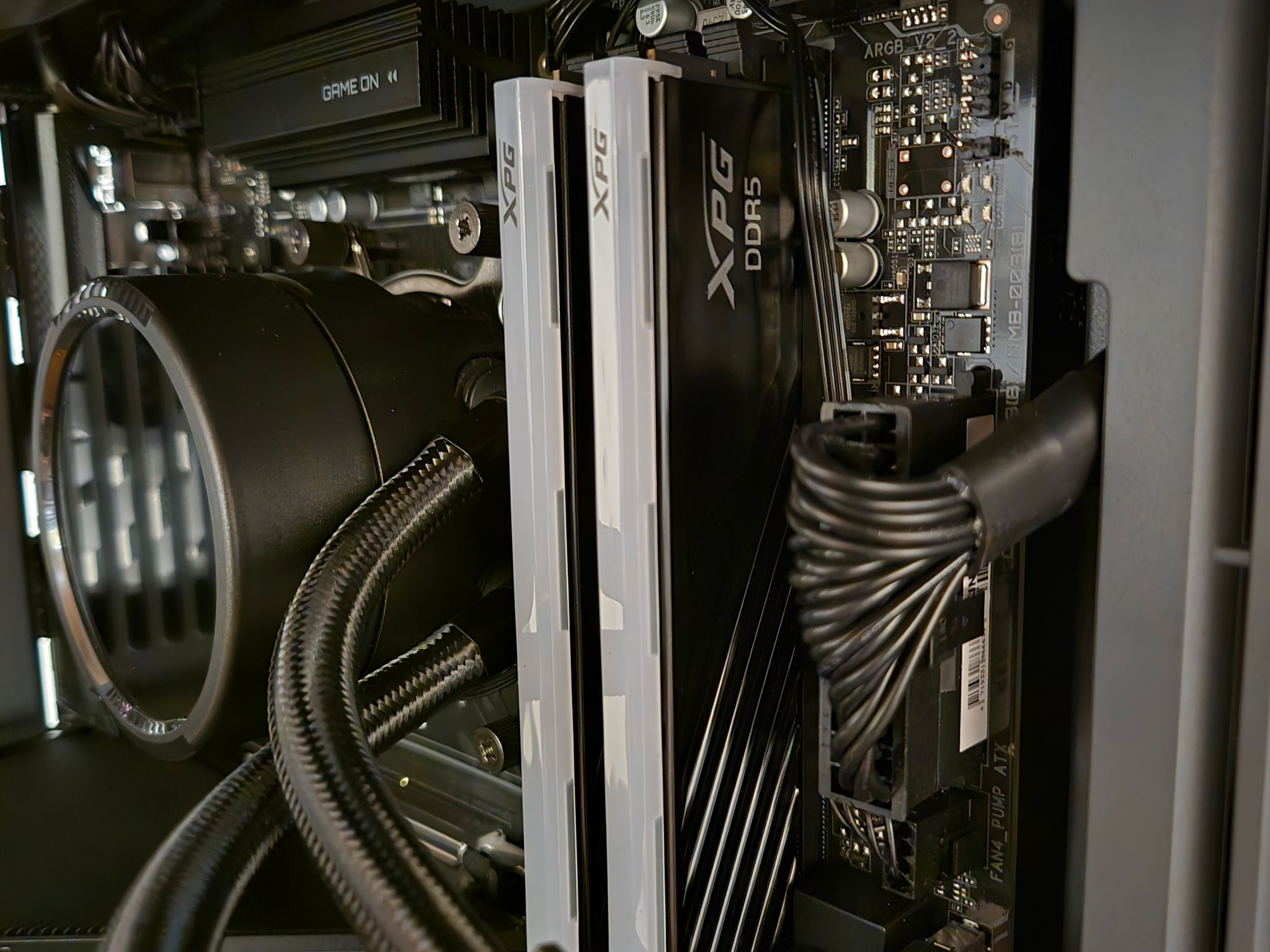 Ryzen 7 7800X3D RTX 5070 Founders Edition 32GB DDR5 Gaming PC