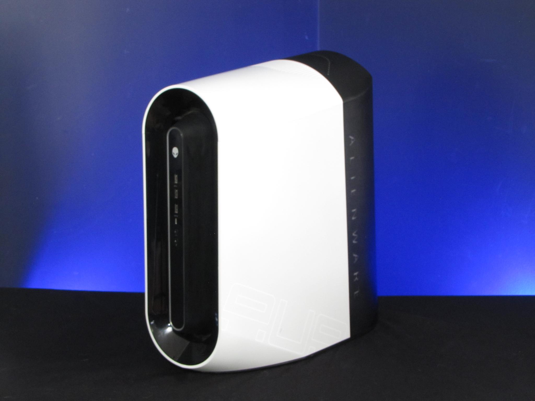 Alienware Aurora R12 desktop, GeForce RTX 3070 8GB, i7-10700, 32GB DDR4, 800GB SSD, 2TB HDD