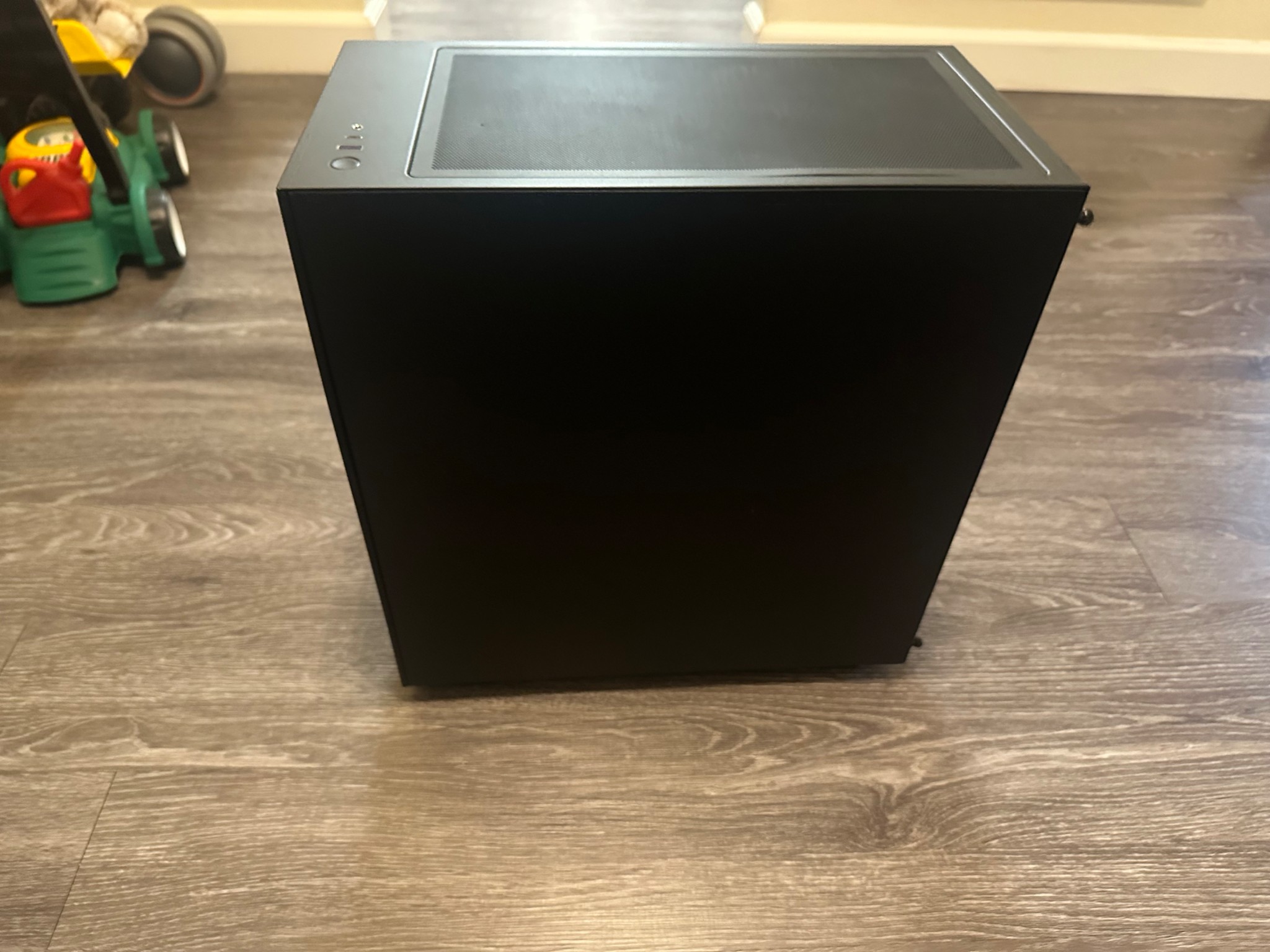 NZXT H5 Flow ATX mid tower PC case