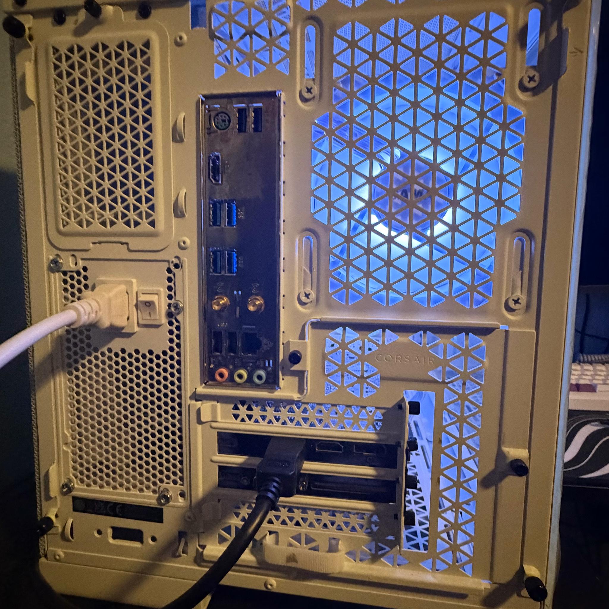 White Gaming PC | RTX 2060 6GB | RYZEN 7 2700X| 16GB RAM | 500GB SSD | Wi-Fi + Bluetooth