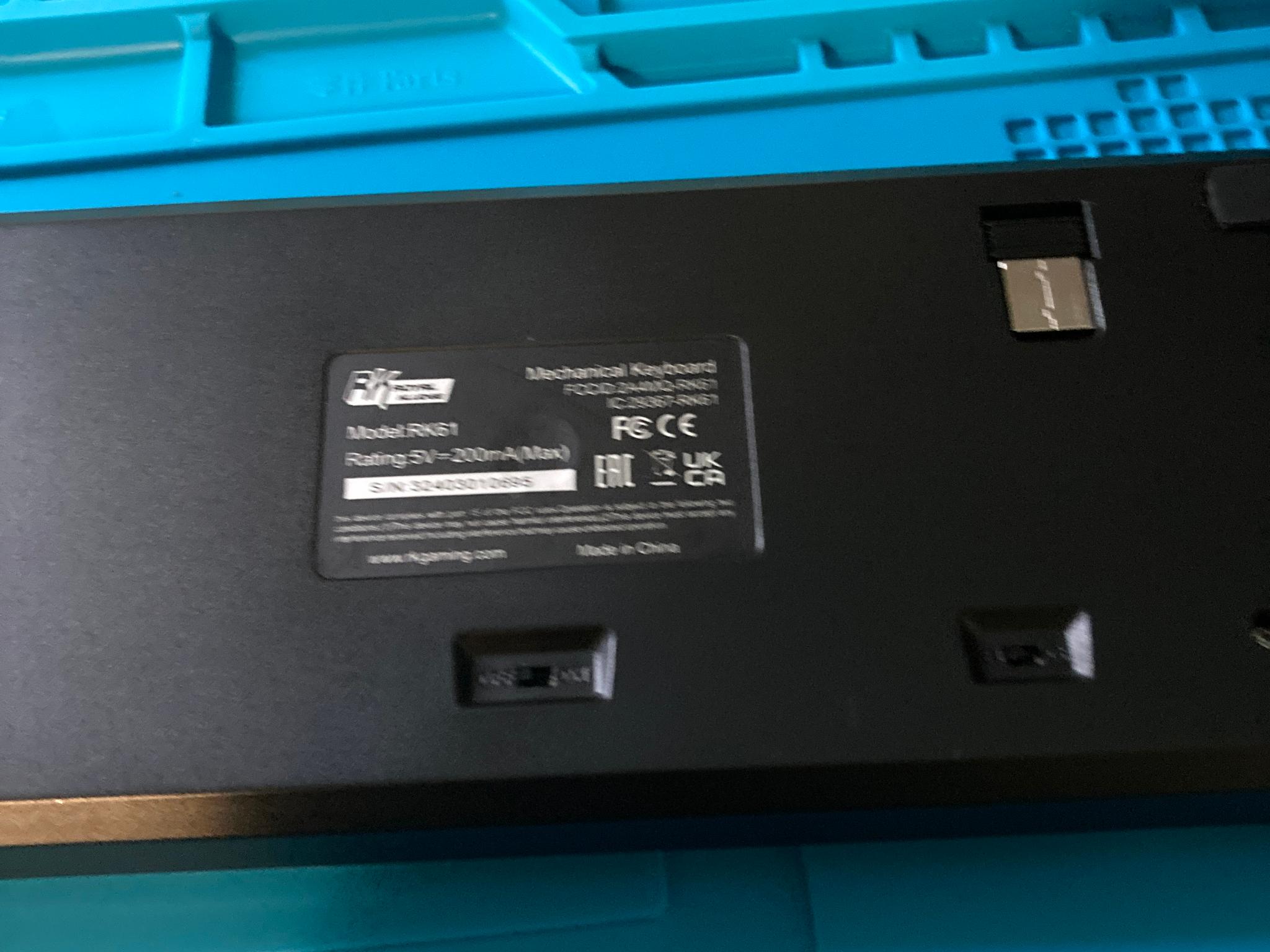 Read RK61 Black with Blue Switches and Dongle