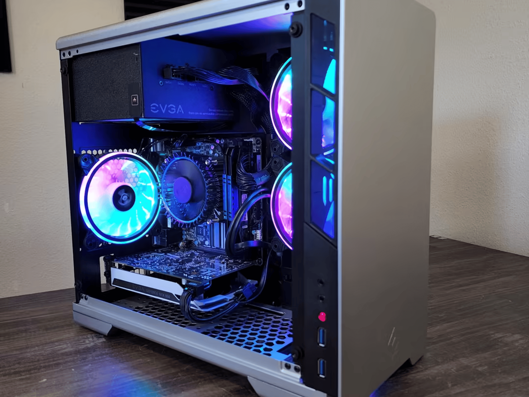  Intel Core i5 4570 // Nvidia GeForce GTX 950 // 16GB 1600MHz