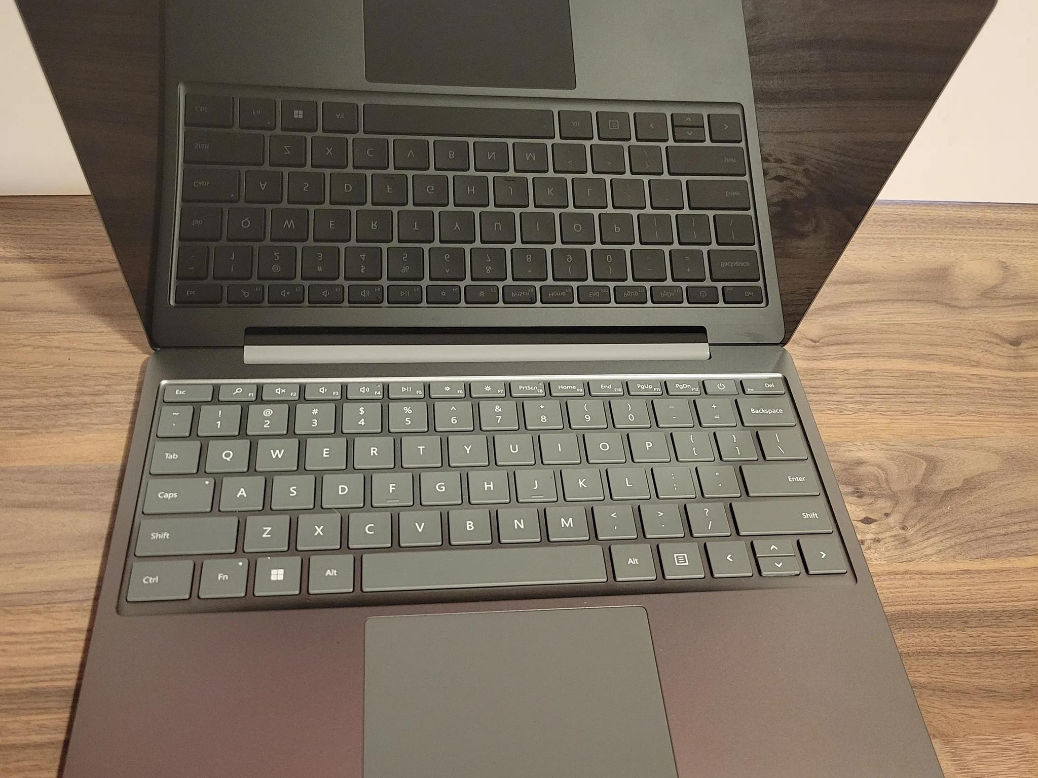 Microsoft Surface Laptop Go 2 Touchscreen