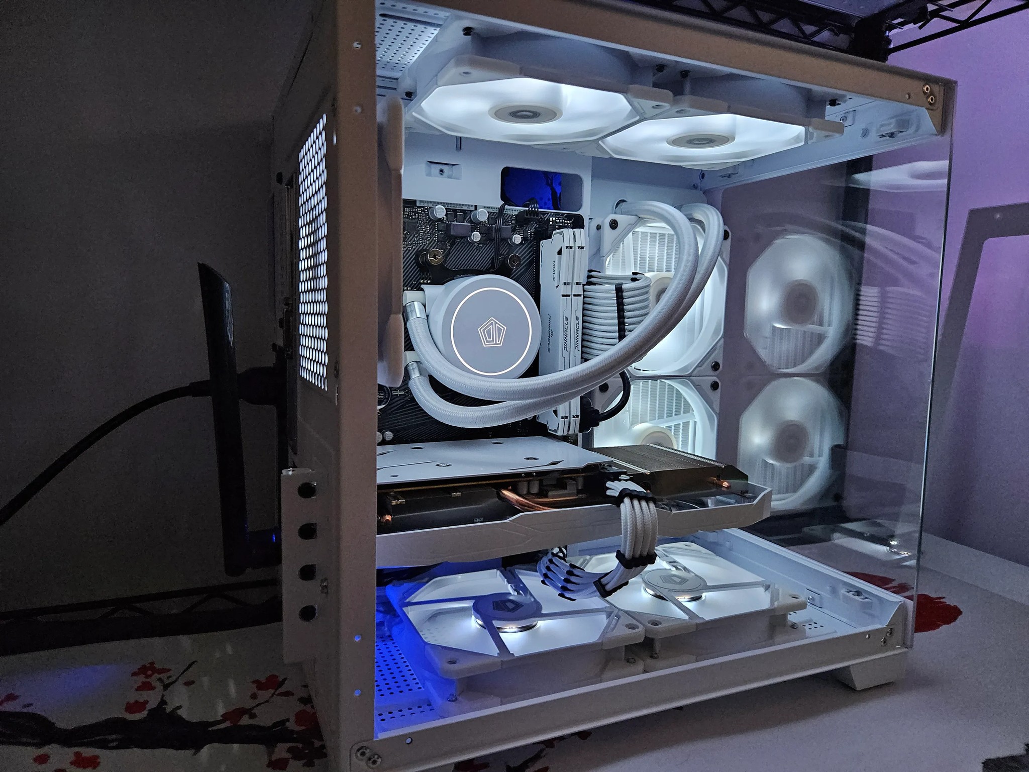 Arctic Beast Liquid cooled RIG Ryzen 7 5700G/ 32GB RAM/ 2TB SSD/ AMD RX6600