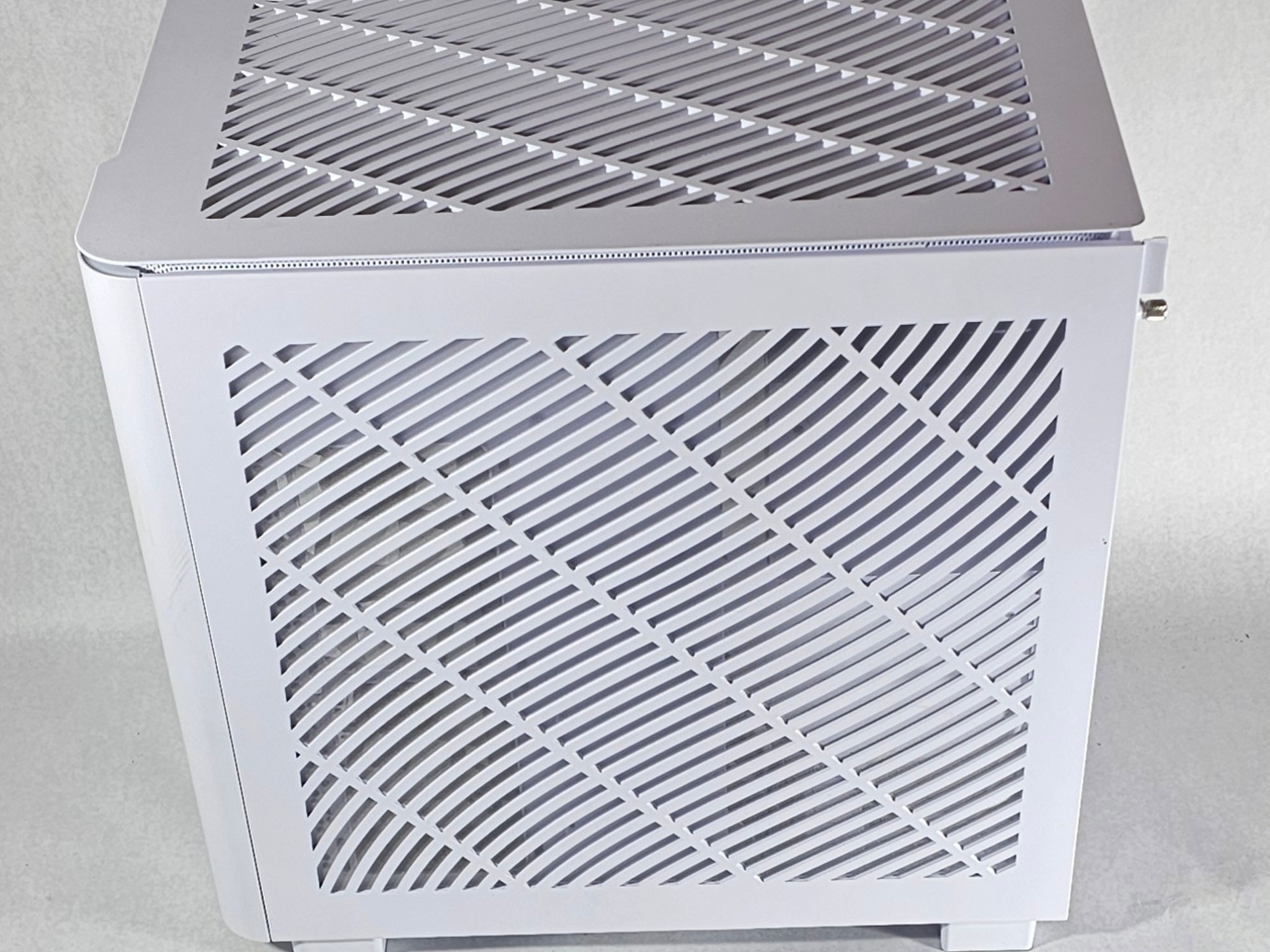 White PC Case with Tempered Glass w/ 7 RGB Fans