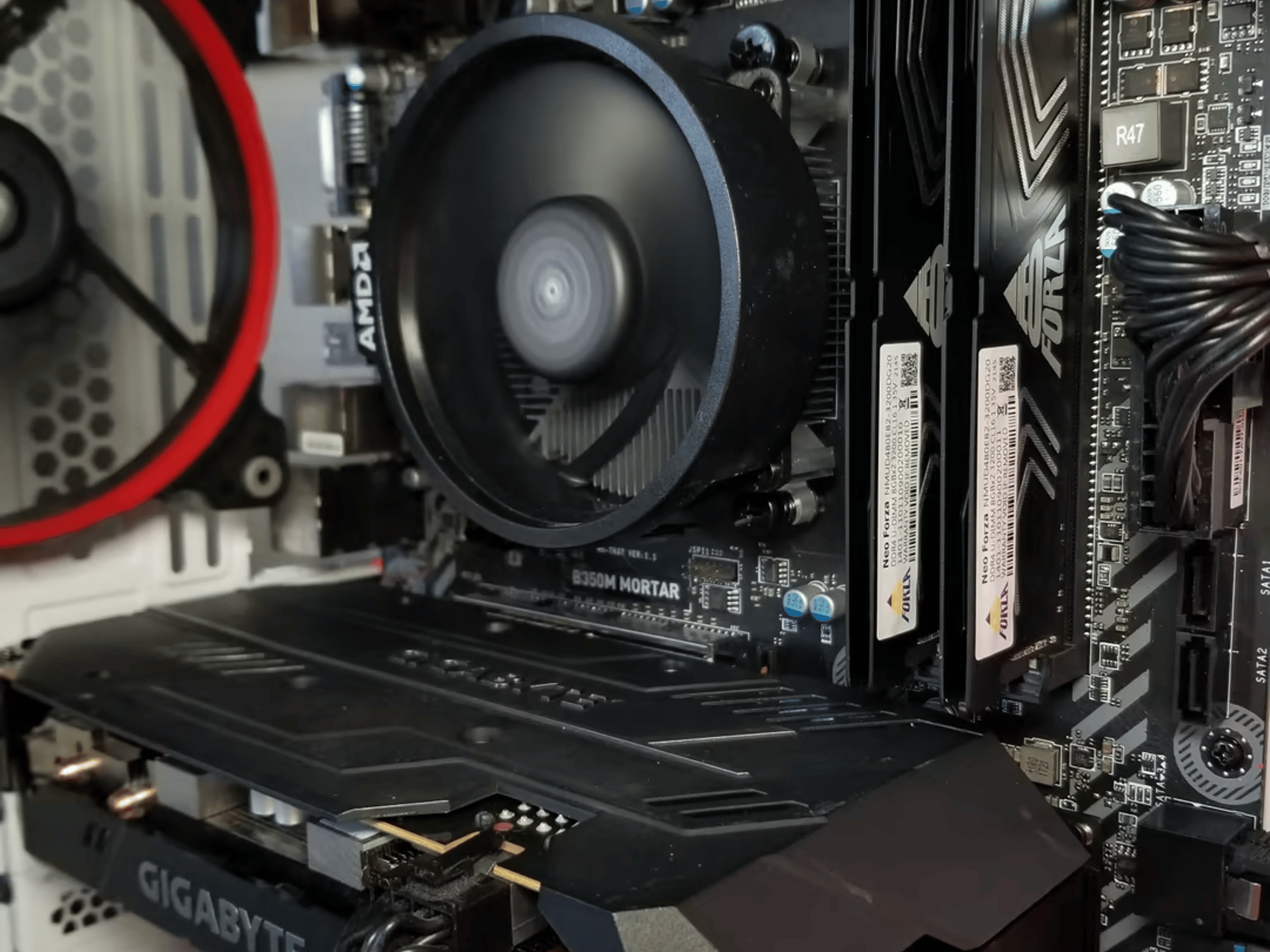 AMD Ryzen 5 2600X // AMD Radeon RX 5500XT // NEO Forza 16GB 3200MHz