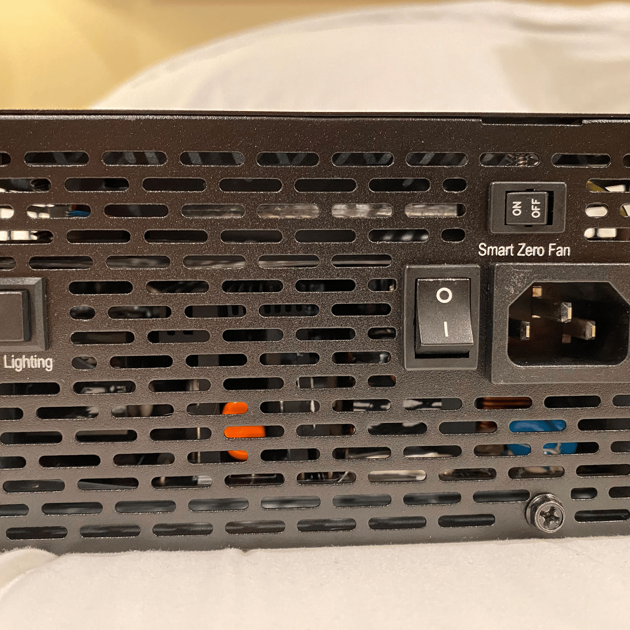 System Pull TT 1200W Platinum PSU