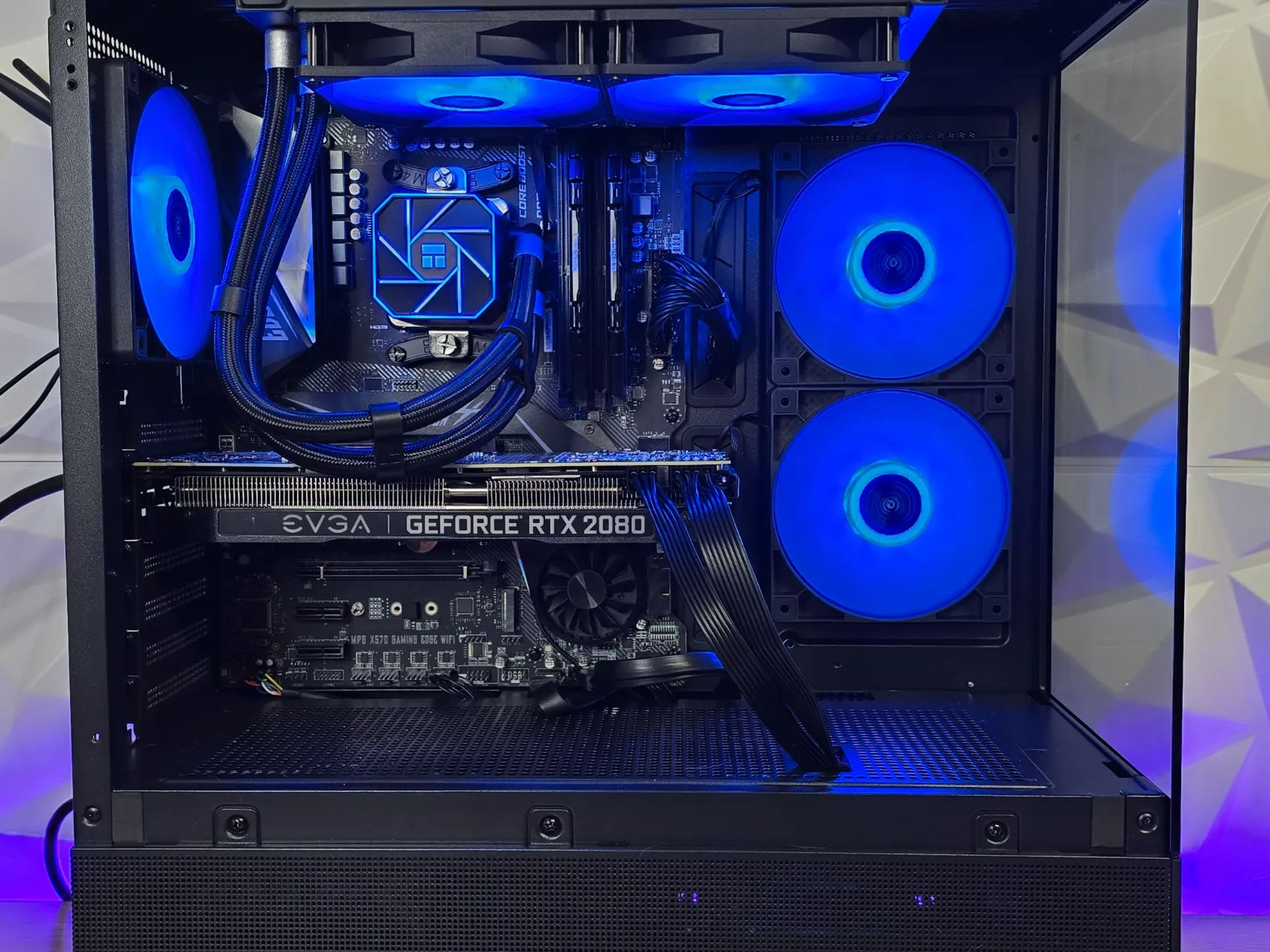 RTX 2080 Super - Ryzen 9 3900x - 32 GB Ram - WiFi - 1TB SSD