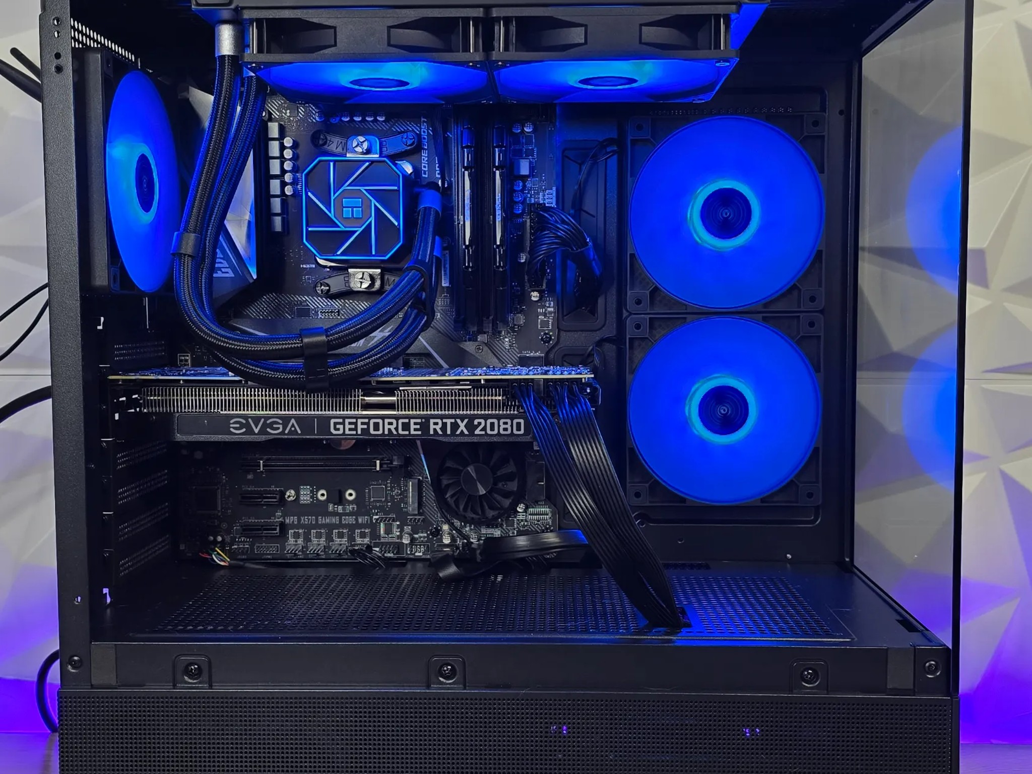 RTX 2080 Super - Ryzen 9 3900x - 32 GB Ram - WiFi - 1TB SSD