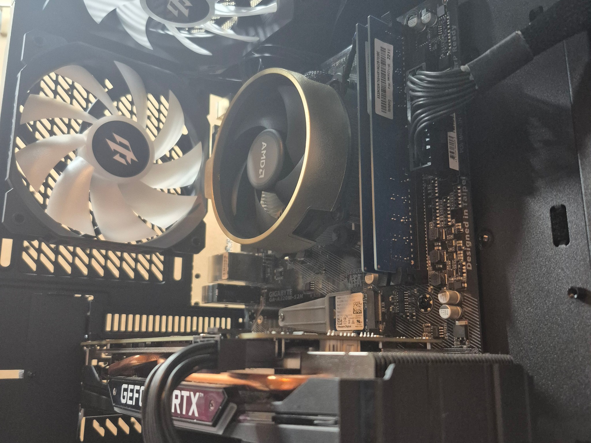 Ryzen 5 1600AF, 16GB 3200MHz DDR4, RTX 2060 SUPER 8GB, 512GB SSD, Win11, RGB, Wifi