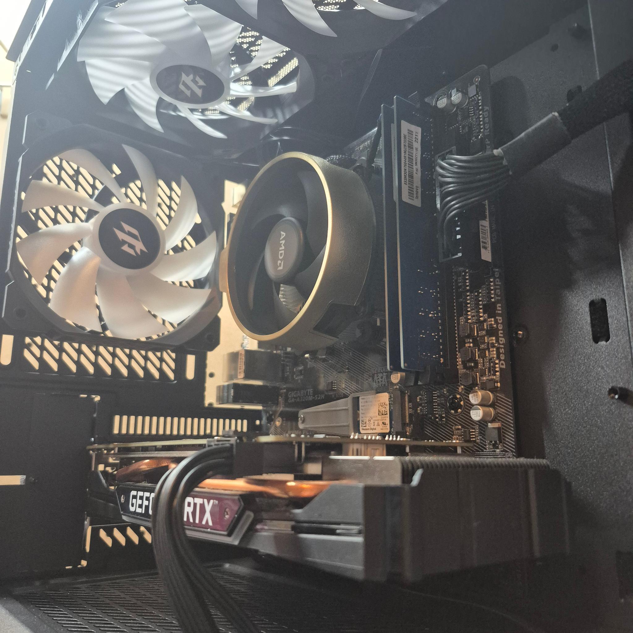 Ryzen 5 1600AF, 16GB 3200MHz DDR4, RTX 2060 SUPER 8GB, 512GB SSD, Win11, RGB, Wifi